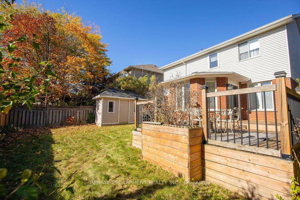 Photo 14 of 7 Falconbridge Drive, Hamilton, Carpenter — HOMEH