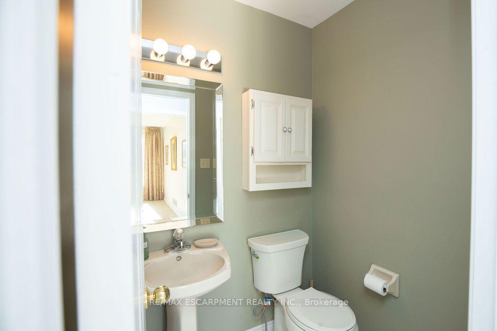 Photo 18 of 7 Falconbridge Drive, Hamilton, Carpenter — HOMEH