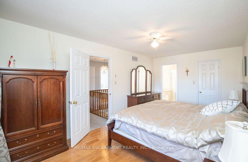 Photo 20 of 7 Falconbridge Drive, Hamilton, Carpenter — HOMEH