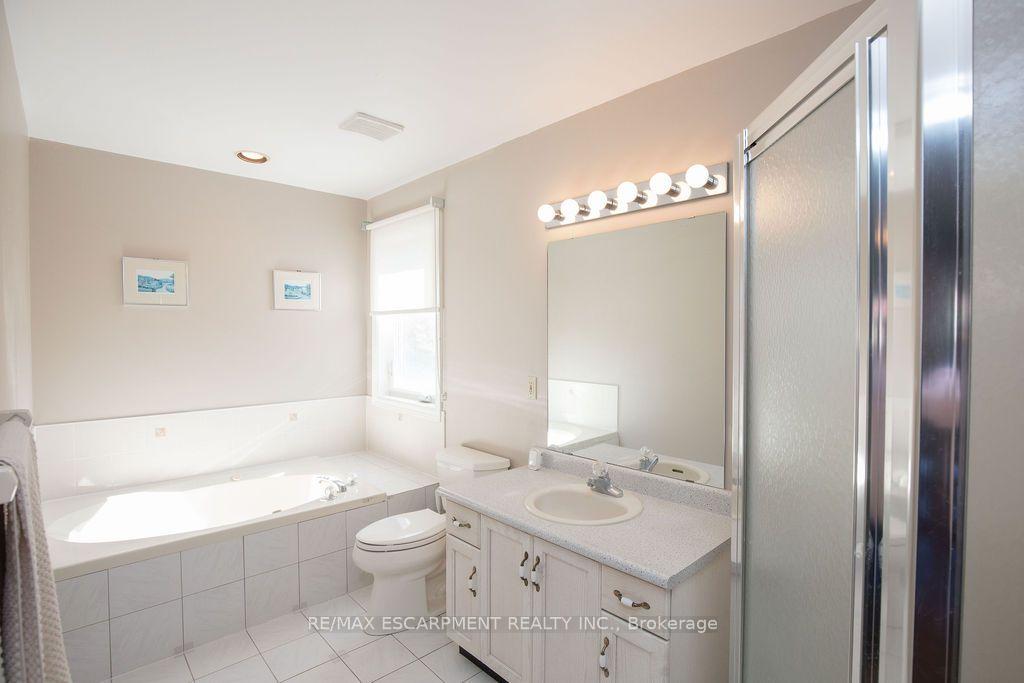 Photo 22 of 7 Falconbridge Drive, Hamilton, Carpenter — HOMEH
