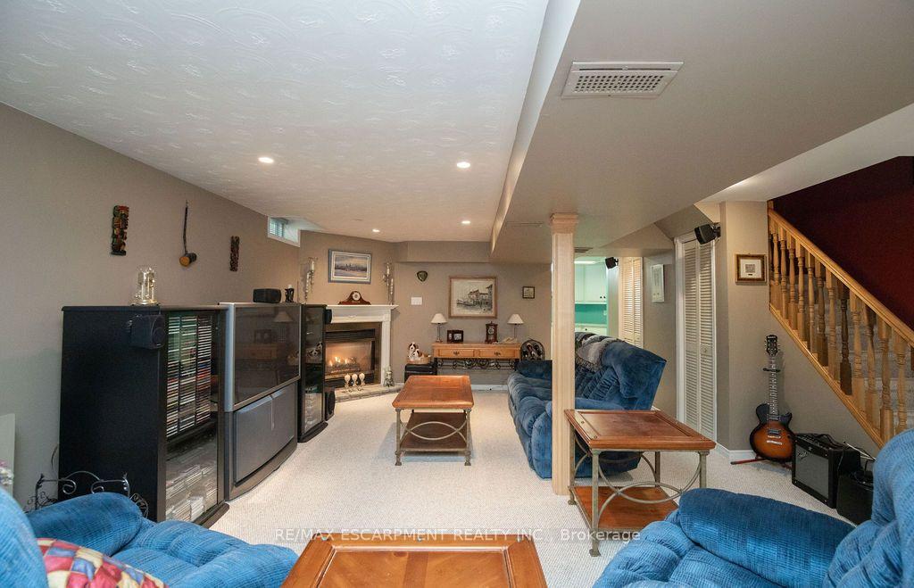 Photo 28 of 7 Falconbridge Drive, Hamilton, Carpenter — HOMEH