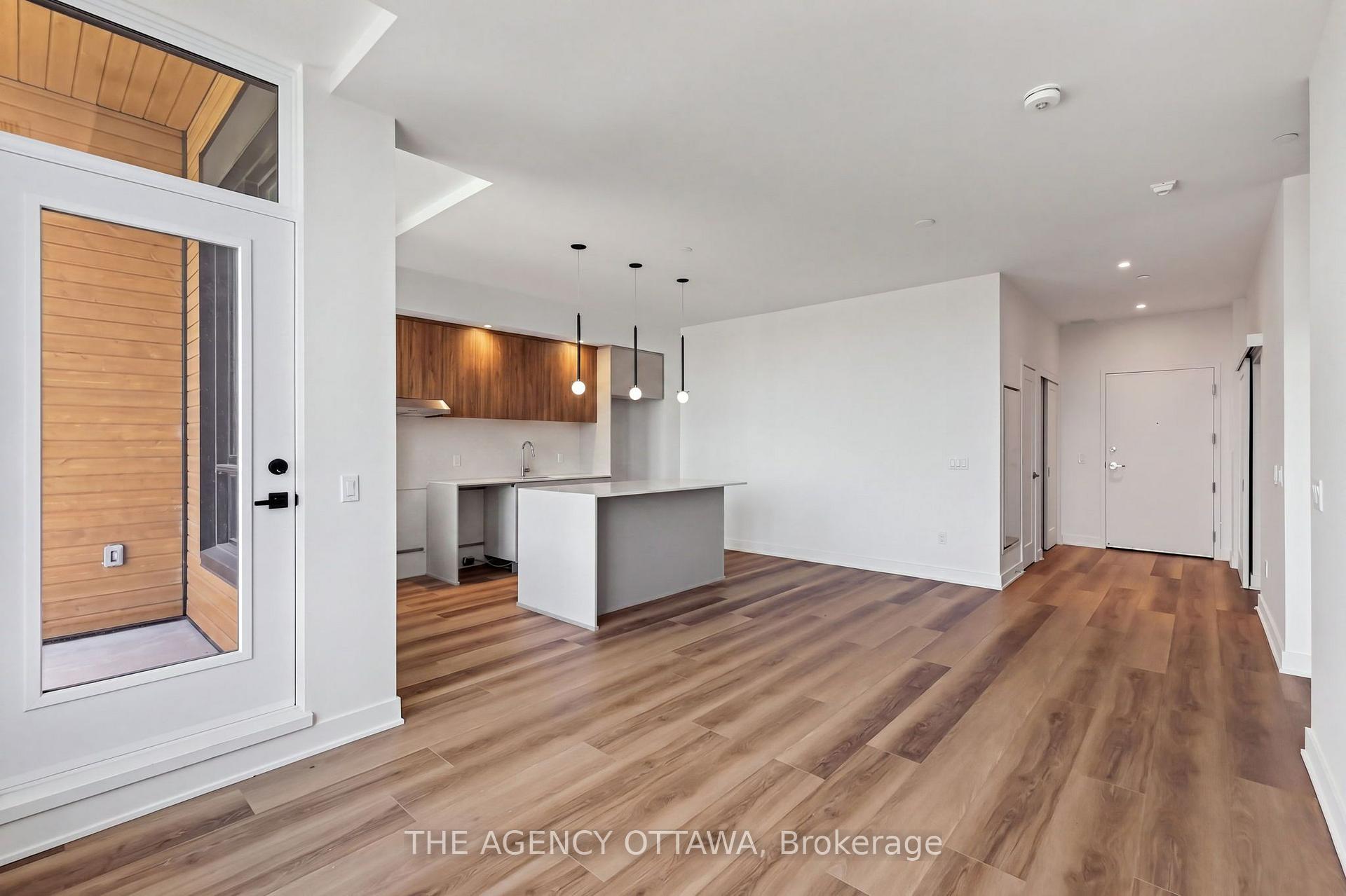 Photo 5 of Unit 306, 3085 Riverside Drive, Ottawa, Mooneys Bay/Riverside Park — HOMEH
