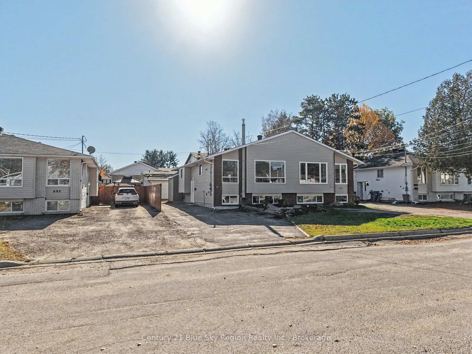 Photo 2 of 691 Robarts Avenue, North Bay, Widdifield — HOMEH