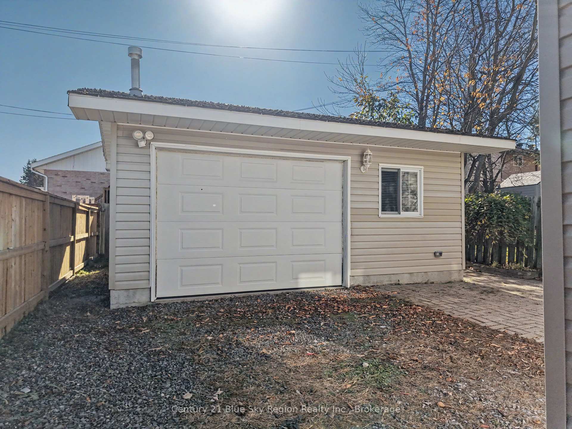 Photo 4 of 691 Robarts Avenue, North Bay, Widdifield — HOMEH