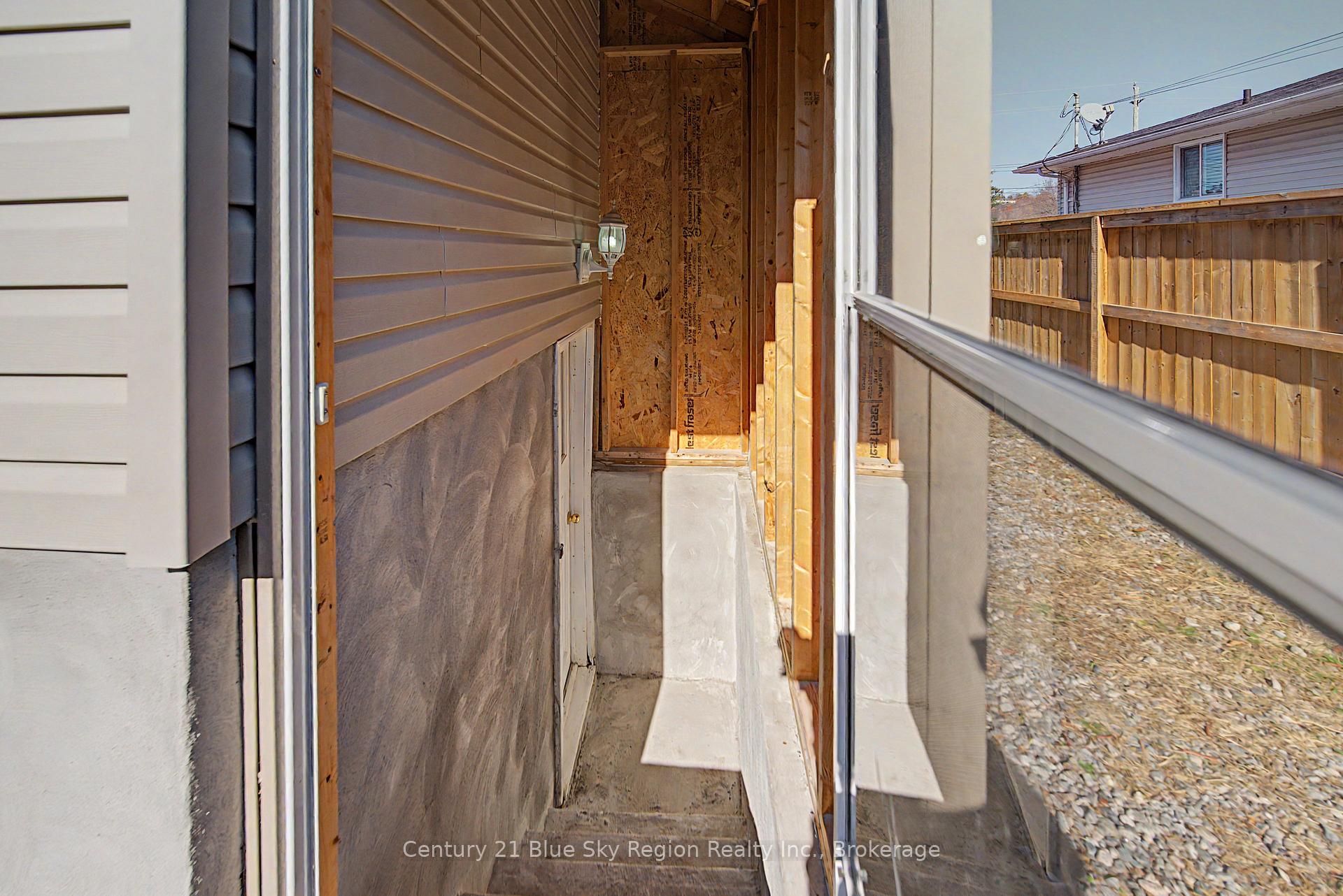 Photo 10 of 691 Robarts Avenue, North Bay, Widdifield — HOMEH