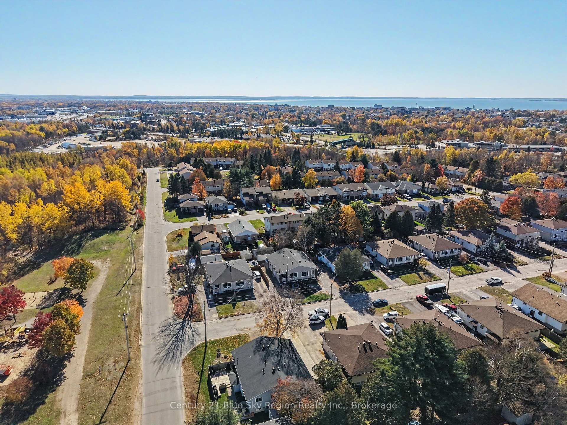 Photo 11 of 691 Robarts Avenue, North Bay, Widdifield — HOMEH