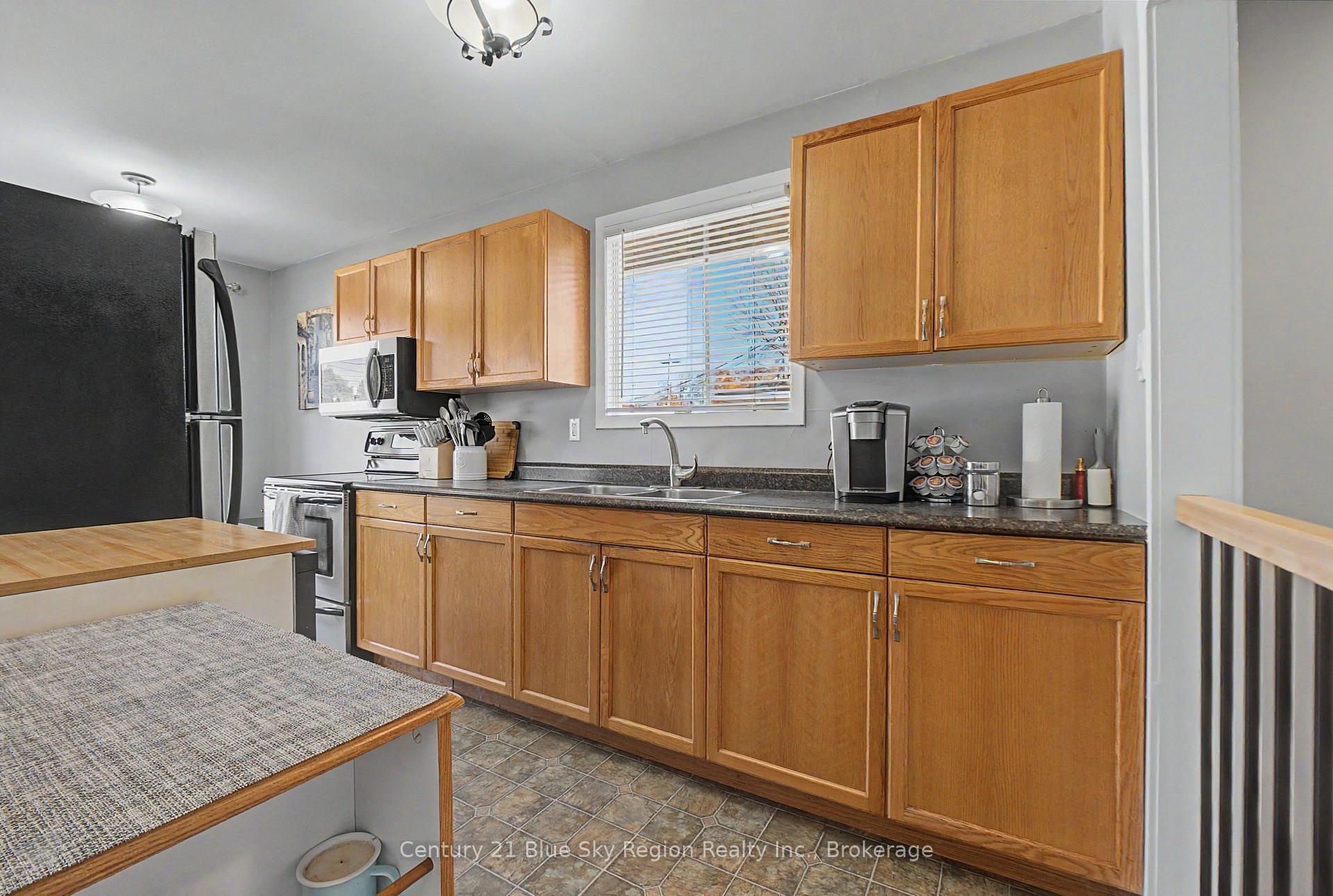 Photo 17 of 691 Robarts Avenue, North Bay, Widdifield — HOMEH
