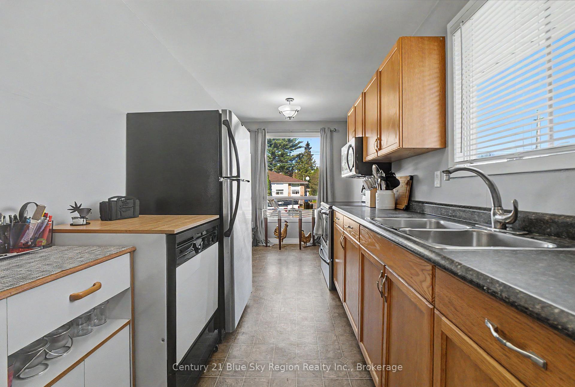 Photo 18 of 691 Robarts Avenue, North Bay, Widdifield — HOMEH