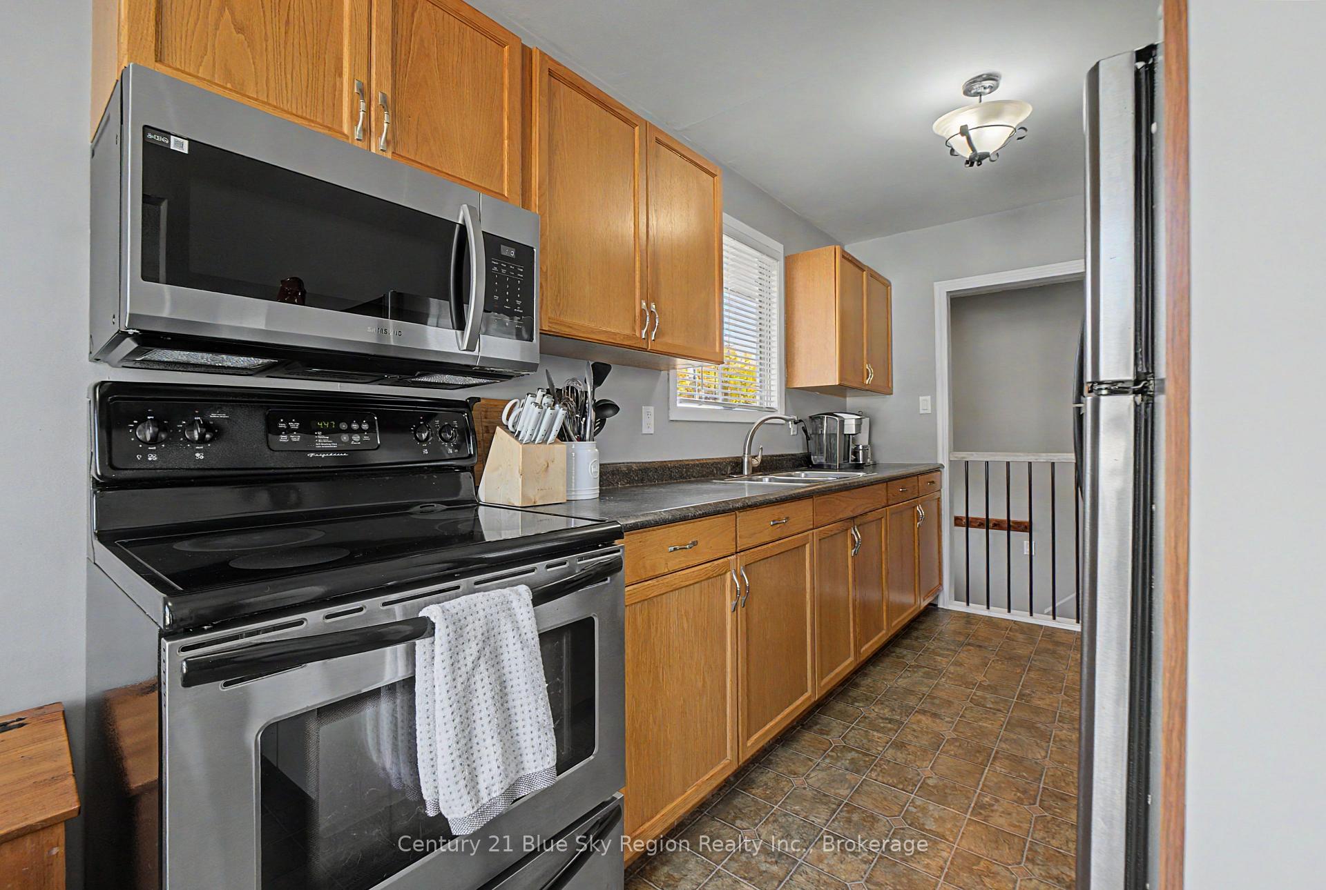 Photo 20 of 691 Robarts Avenue, North Bay, Widdifield — HOMEH