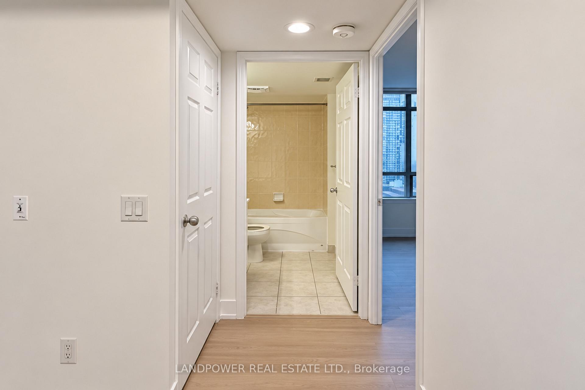 Photo 10 of Unit 2206, 155 Beecroft Road, North York, Lansing-Westgate — HOMEH