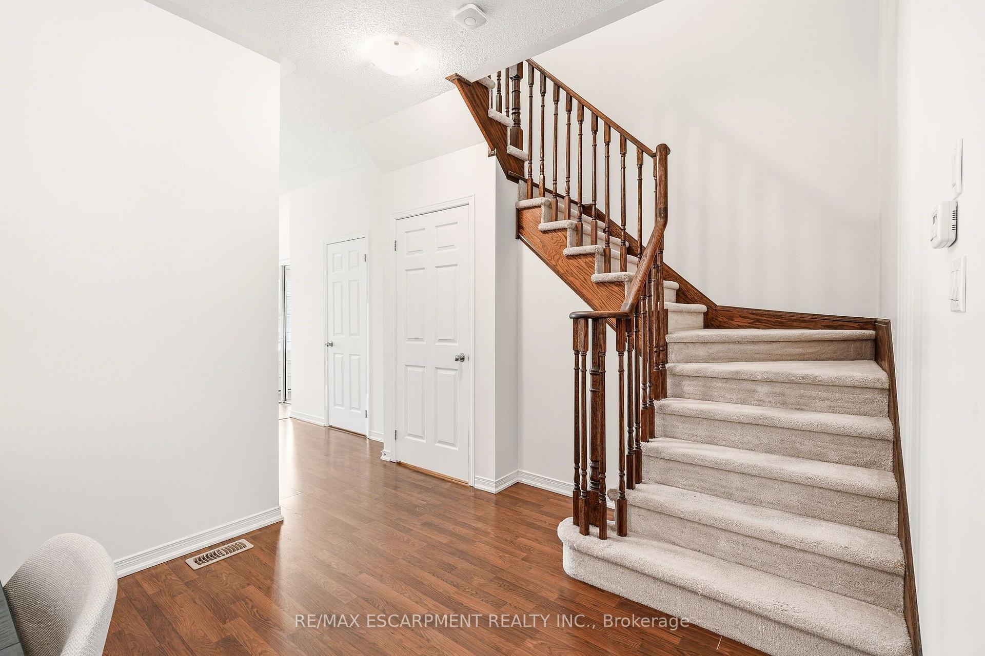 Photo 6 of 215 Nisbet Boulevard, Hamilton, Waterdown — HOMEH