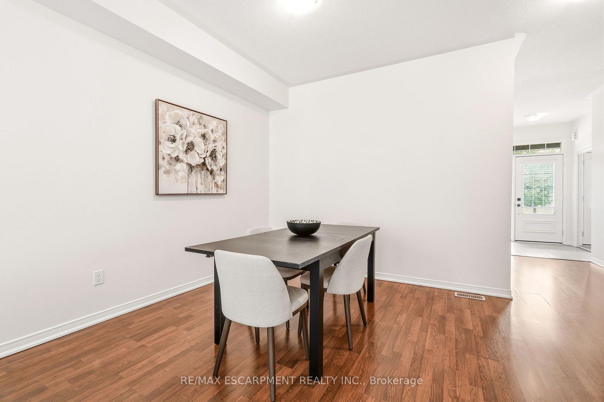 Photo 8 of 215 Nisbet Boulevard, Hamilton, Waterdown — HOMEH