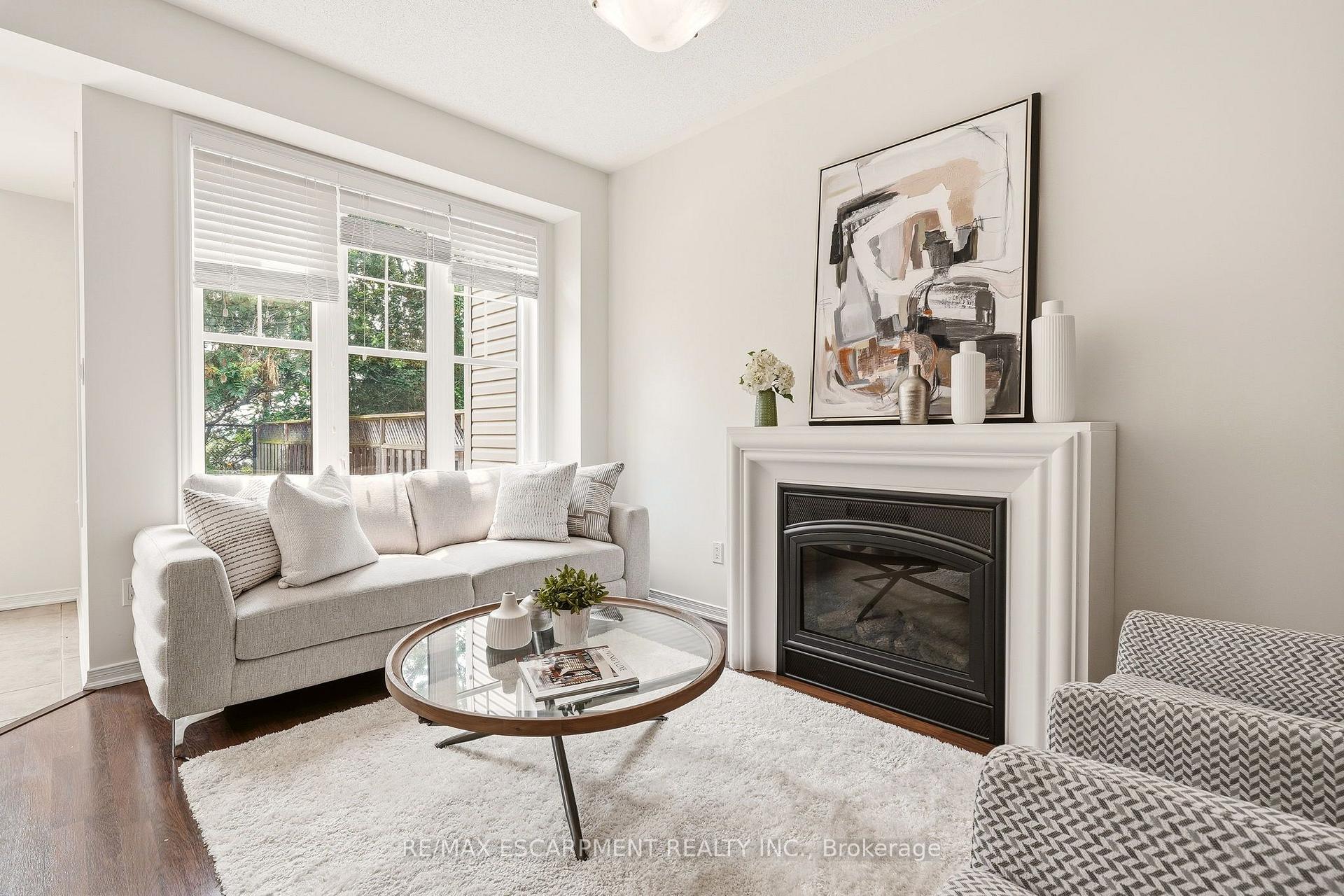 Photo 9 of 215 Nisbet Boulevard, Hamilton, Waterdown — HOMEH