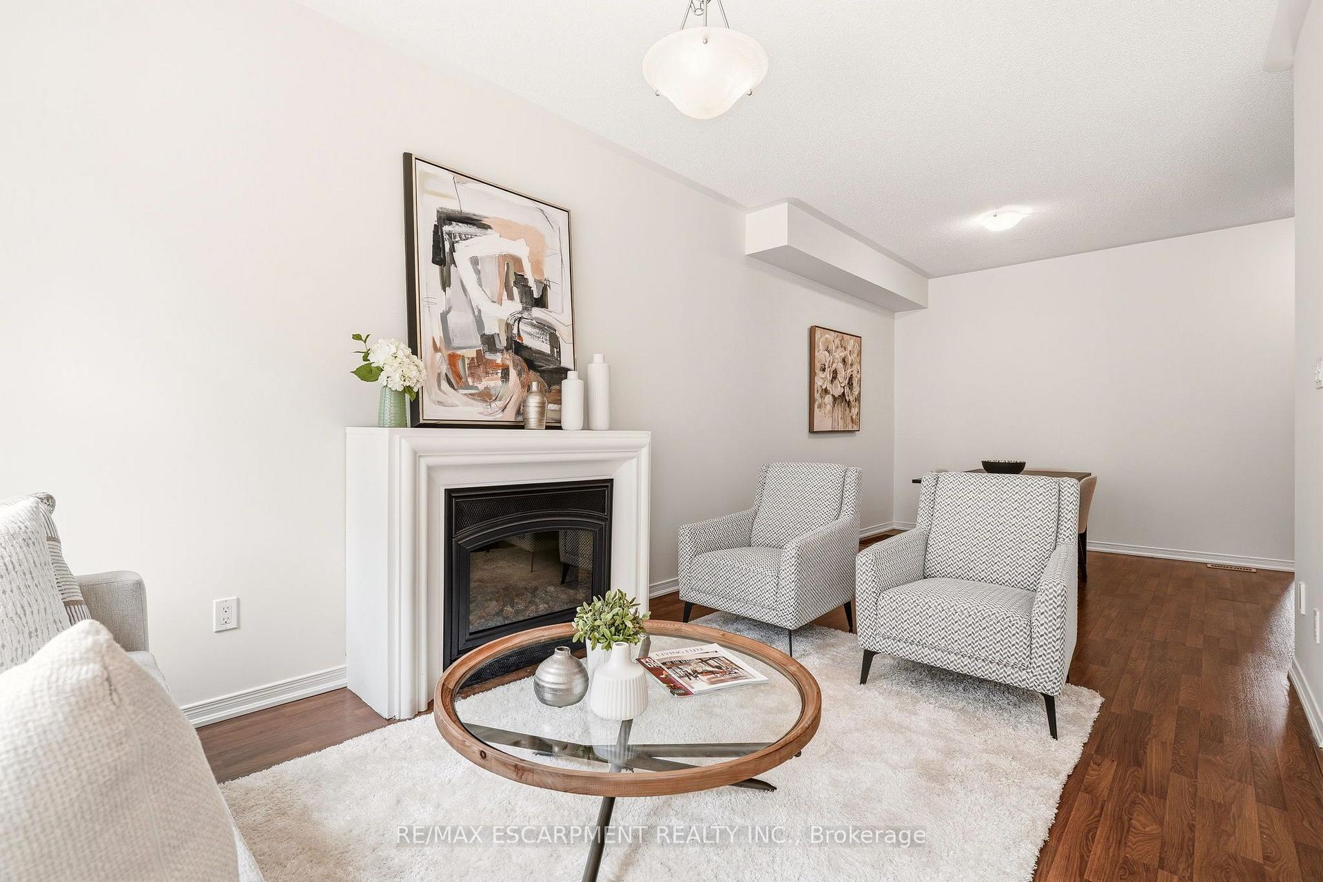 Photo 11 of 215 Nisbet Boulevard, Hamilton, Waterdown — HOMEH