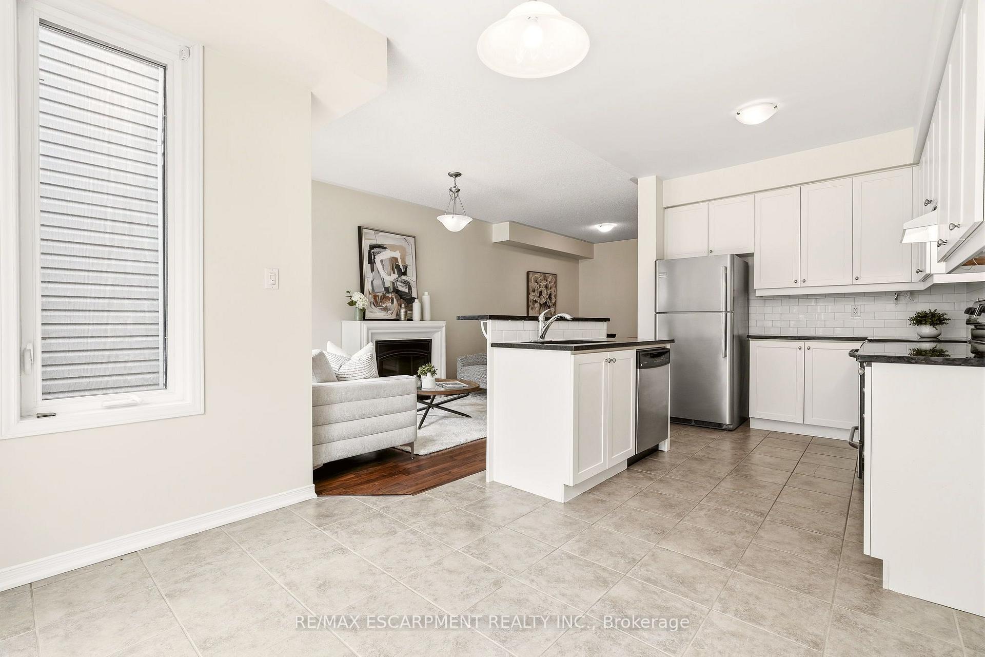 Photo 16 of 215 Nisbet Boulevard, Hamilton, Waterdown — HOMEH