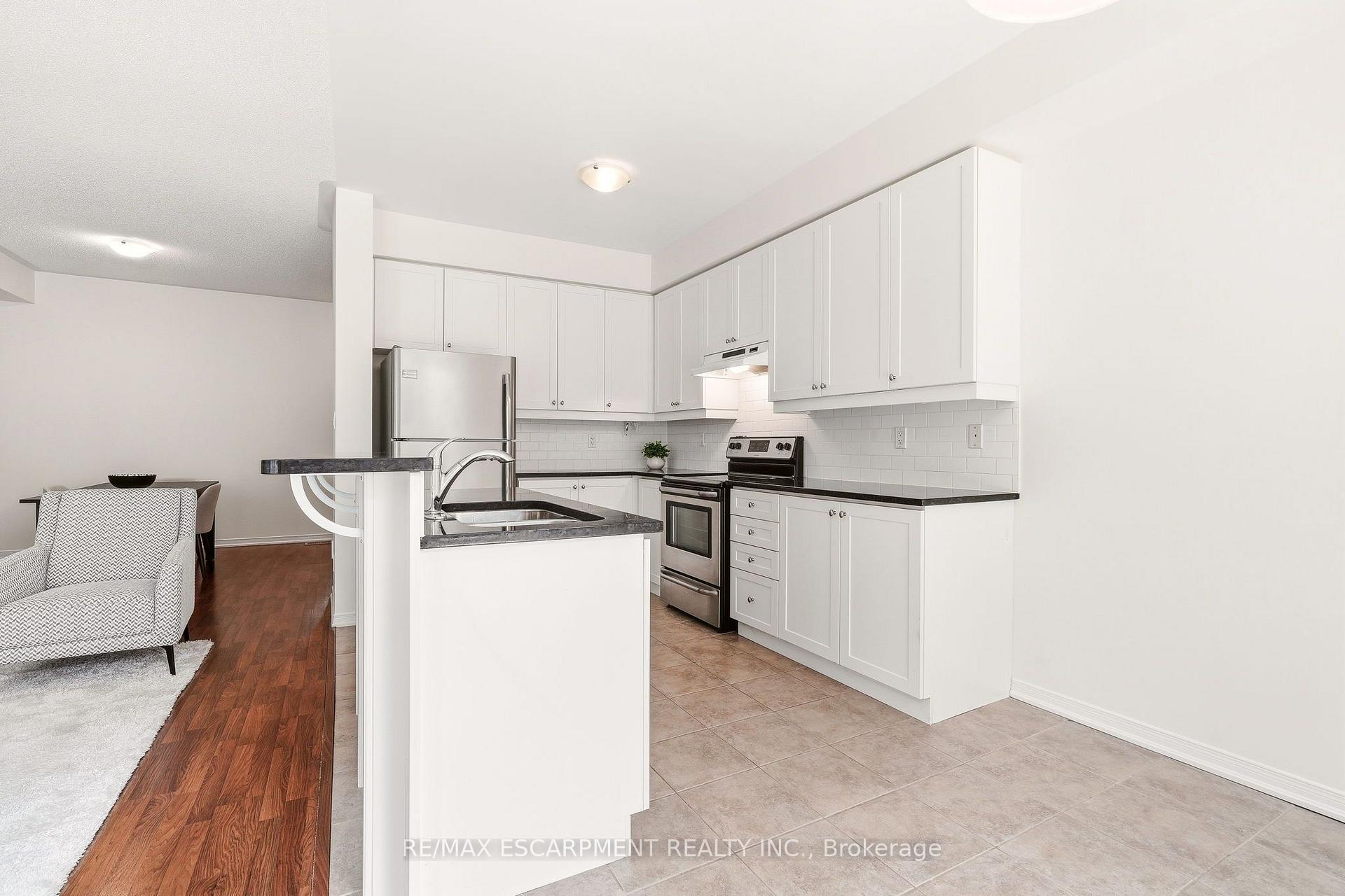 Photo 17 of 215 Nisbet Boulevard, Hamilton, Waterdown — HOMEH