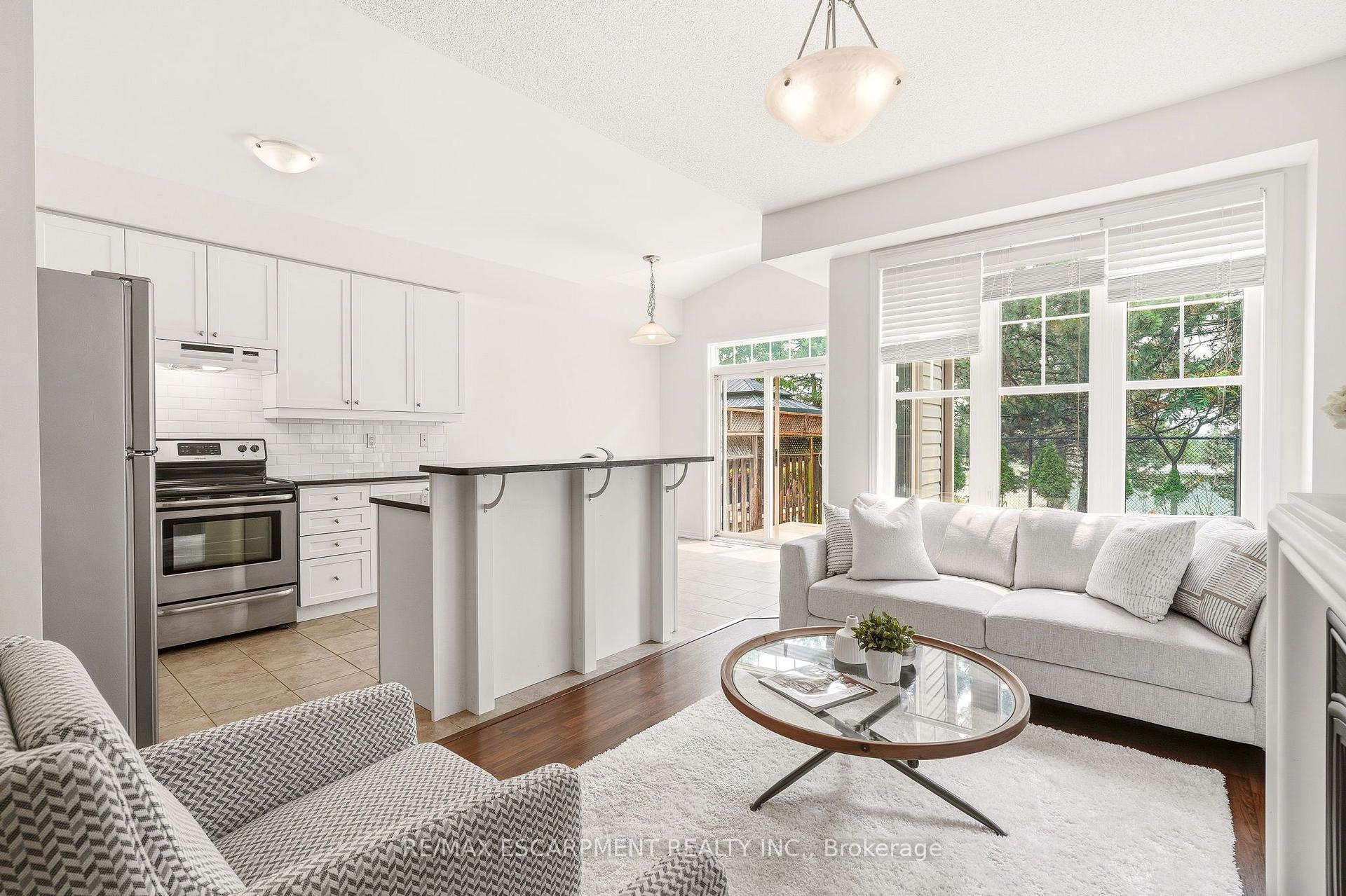Photo 21 of 215 Nisbet Boulevard, Hamilton, Waterdown — HOMEH