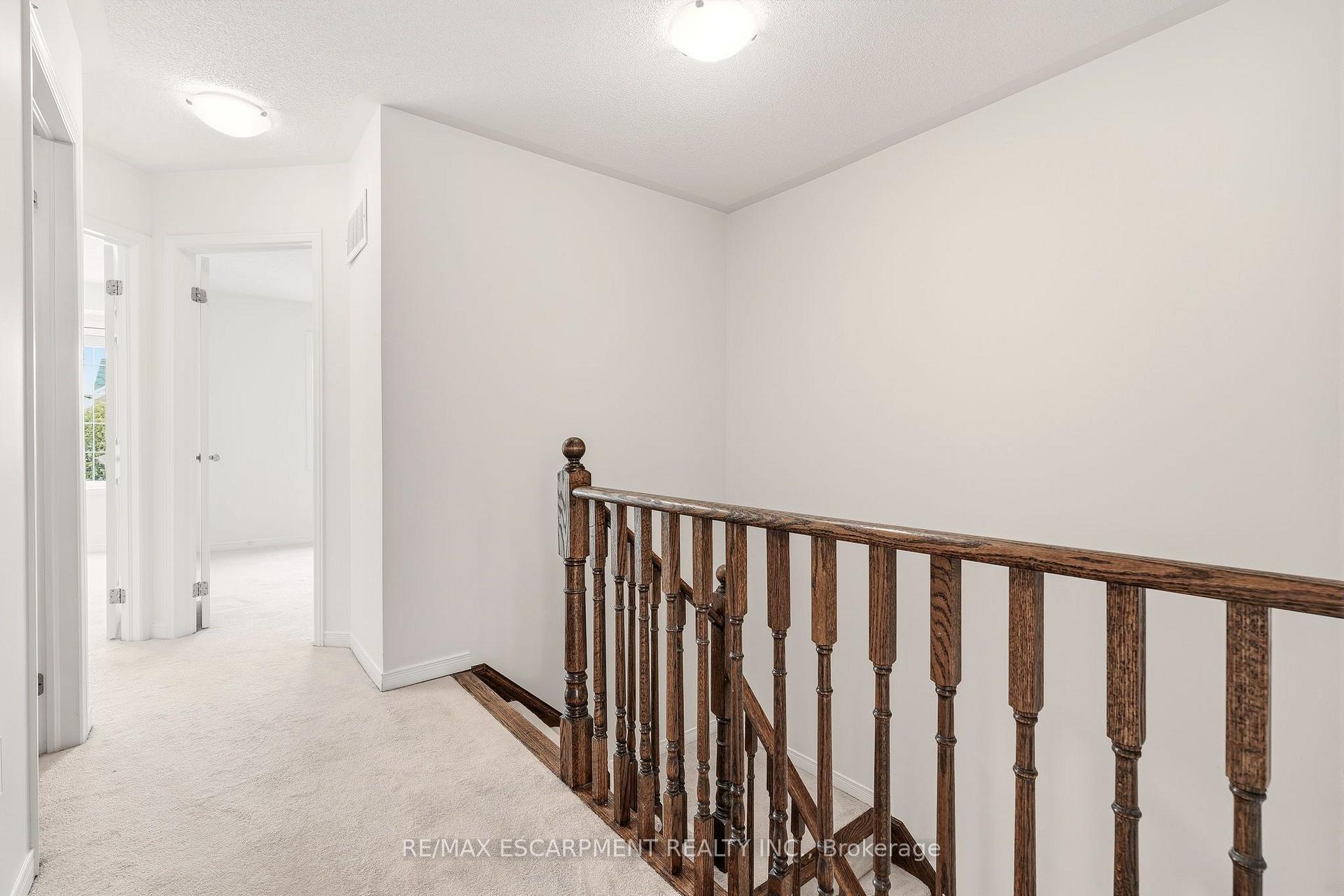 Photo 23 of 215 Nisbet Boulevard, Hamilton, Waterdown — HOMEH