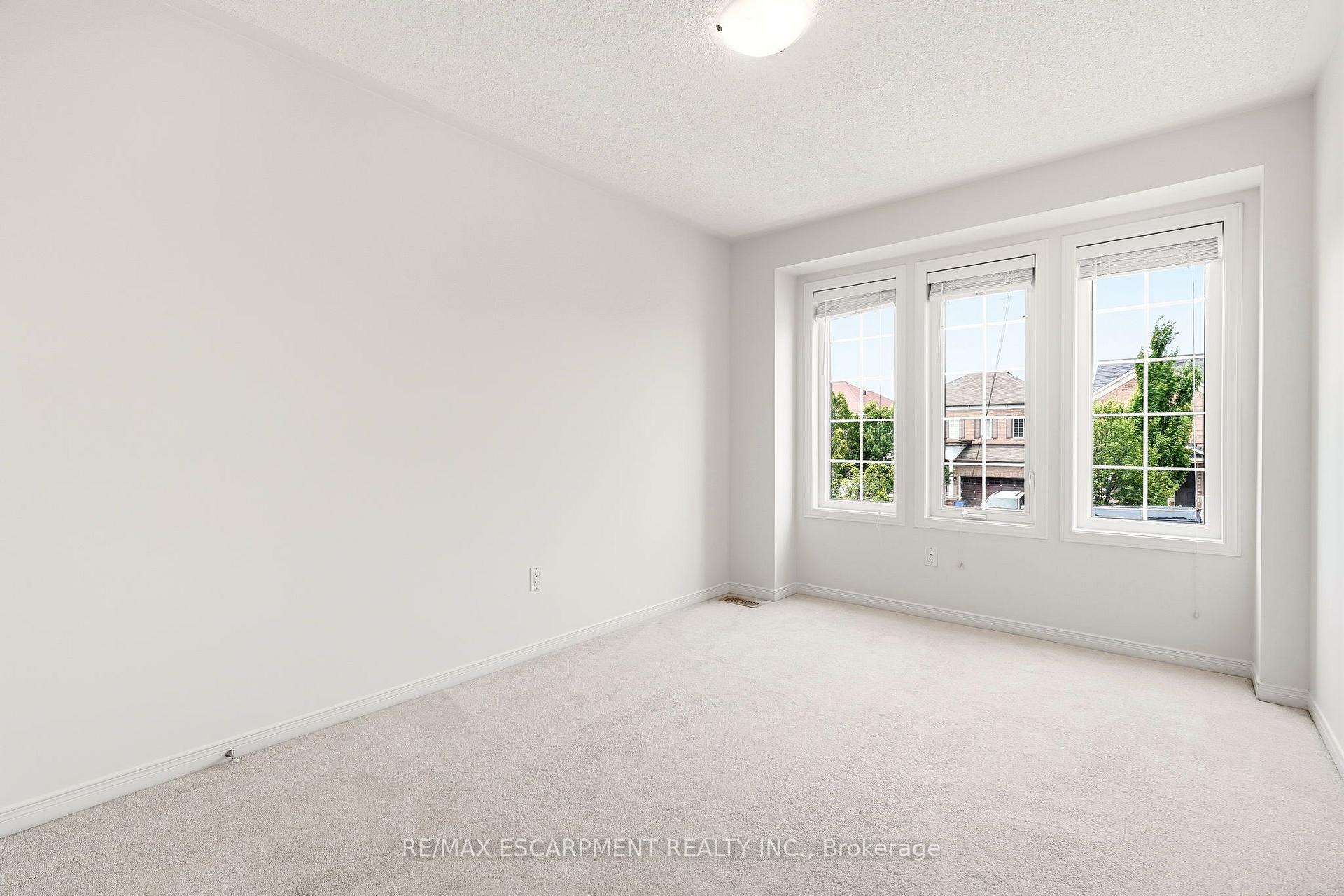 Photo 30 of 215 Nisbet Boulevard, Hamilton, Waterdown — HOMEH