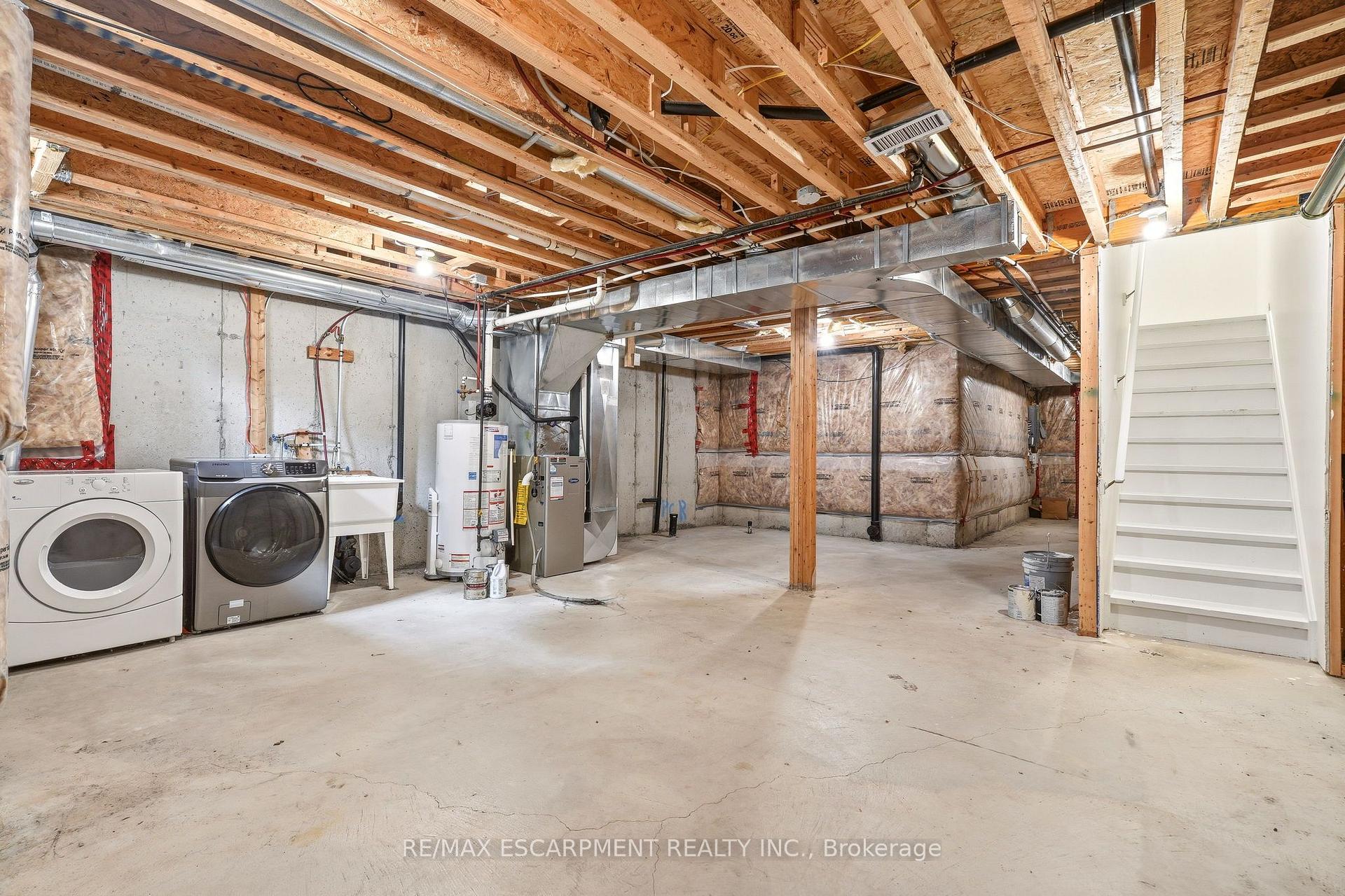 Photo 36 of 215 Nisbet Boulevard, Hamilton, Waterdown — HOMEH