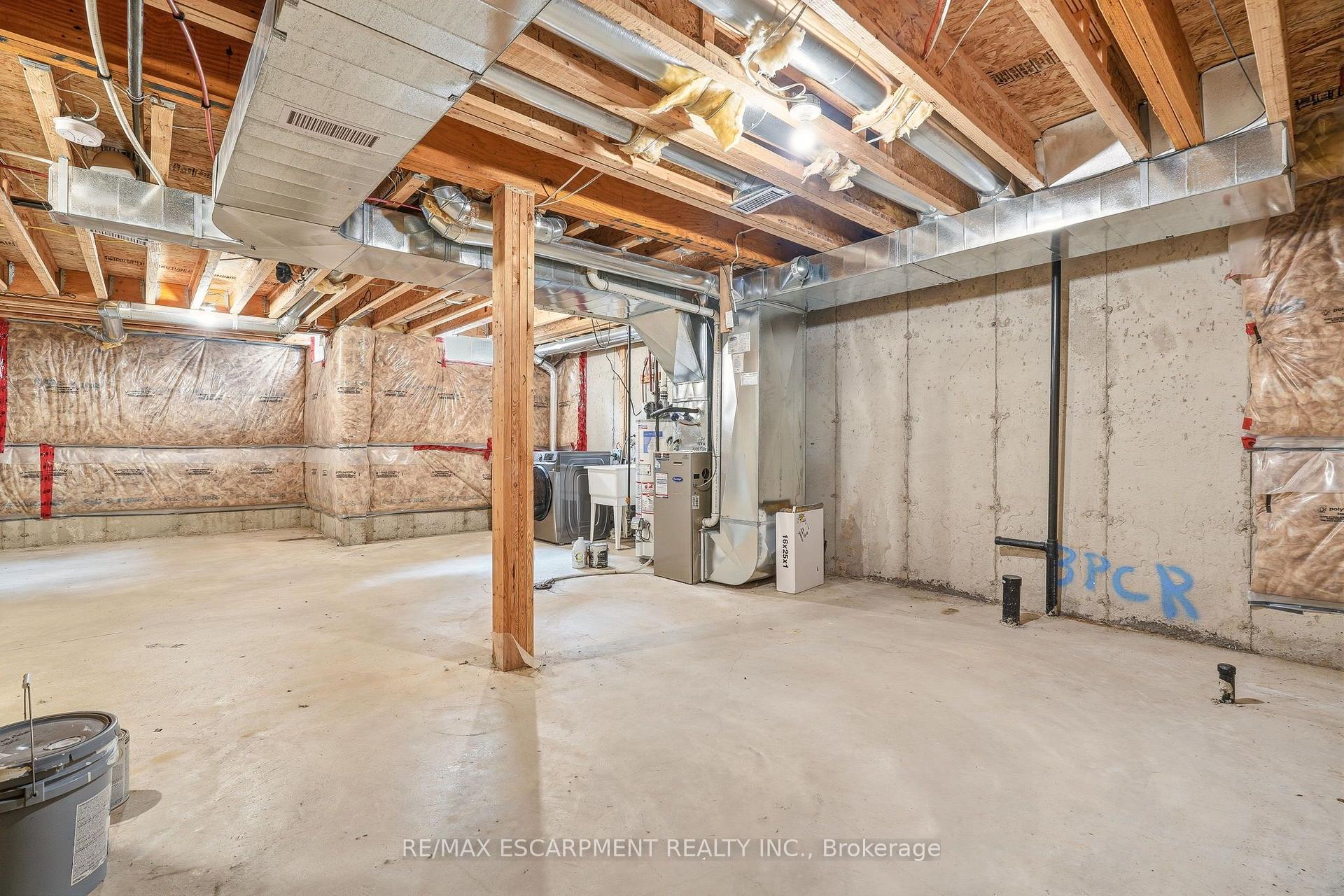 Photo 37 of 215 Nisbet Boulevard, Hamilton, Waterdown — HOMEH