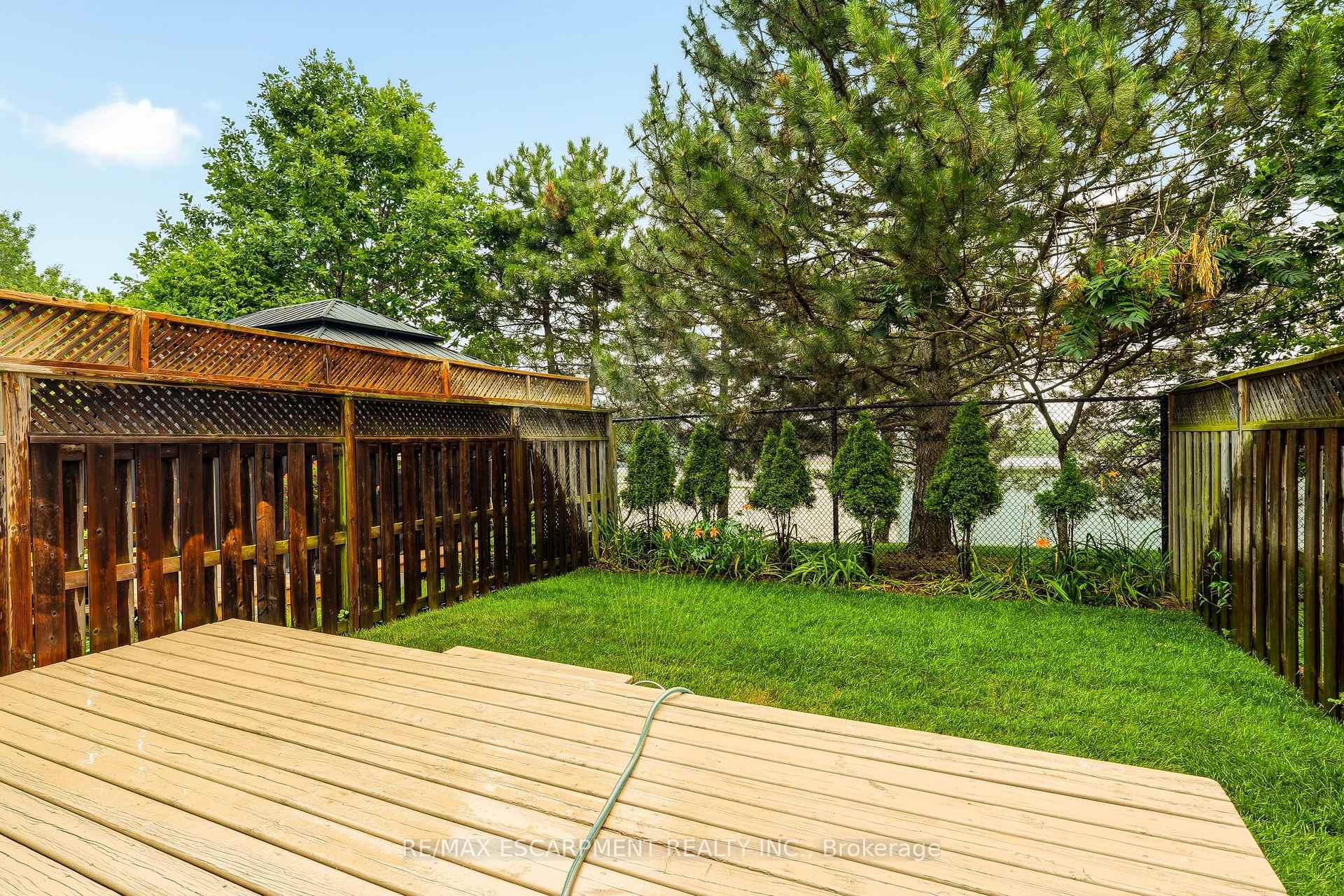 Photo 39 of 215 Nisbet Boulevard, Hamilton, Waterdown — HOMEH