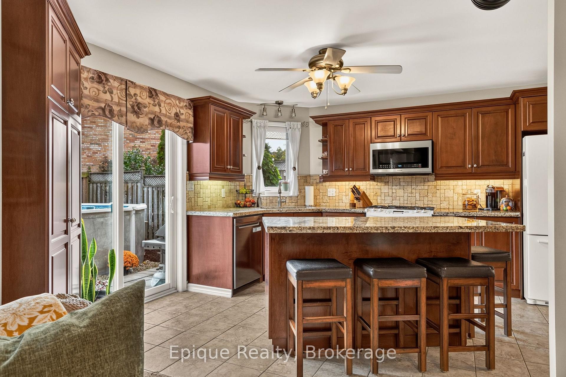 Photo 14 of 184 Locheed Drive, Hamilton, Lisgar — HOMEH
