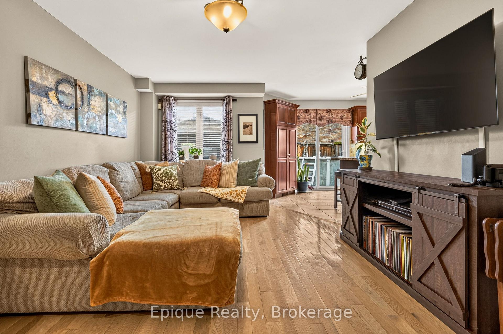 Photo 16 of 184 Locheed Drive, Hamilton, Lisgar — HOMEH