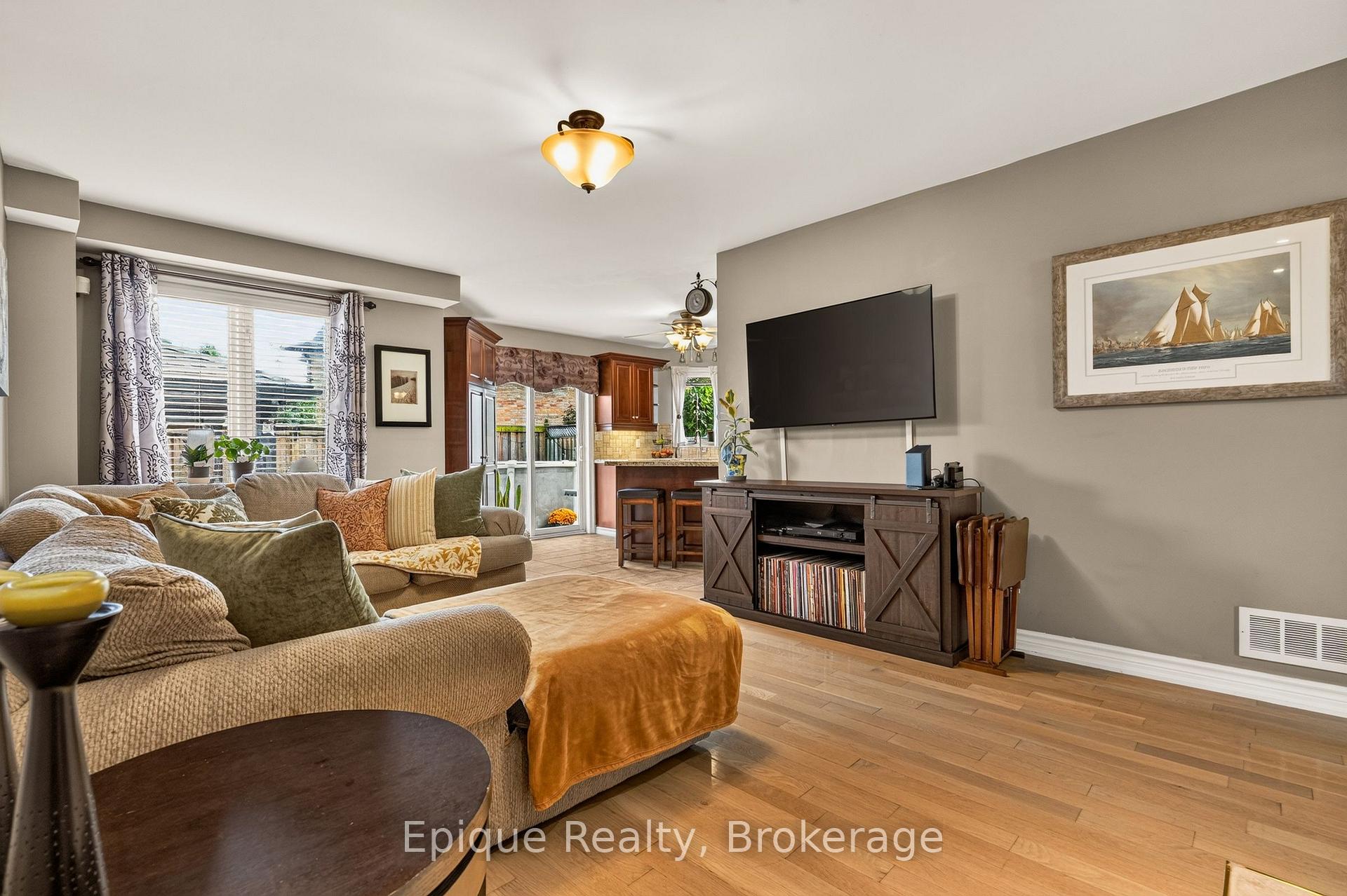 Photo 17 of 184 Locheed Drive, Hamilton, Lisgar — HOMEH