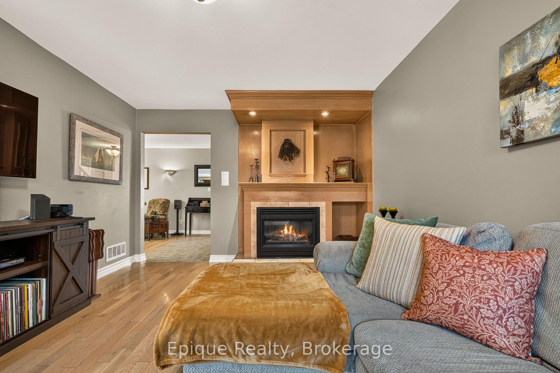 Photo 18 of 184 Locheed Drive, Hamilton, Lisgar — HOMEH