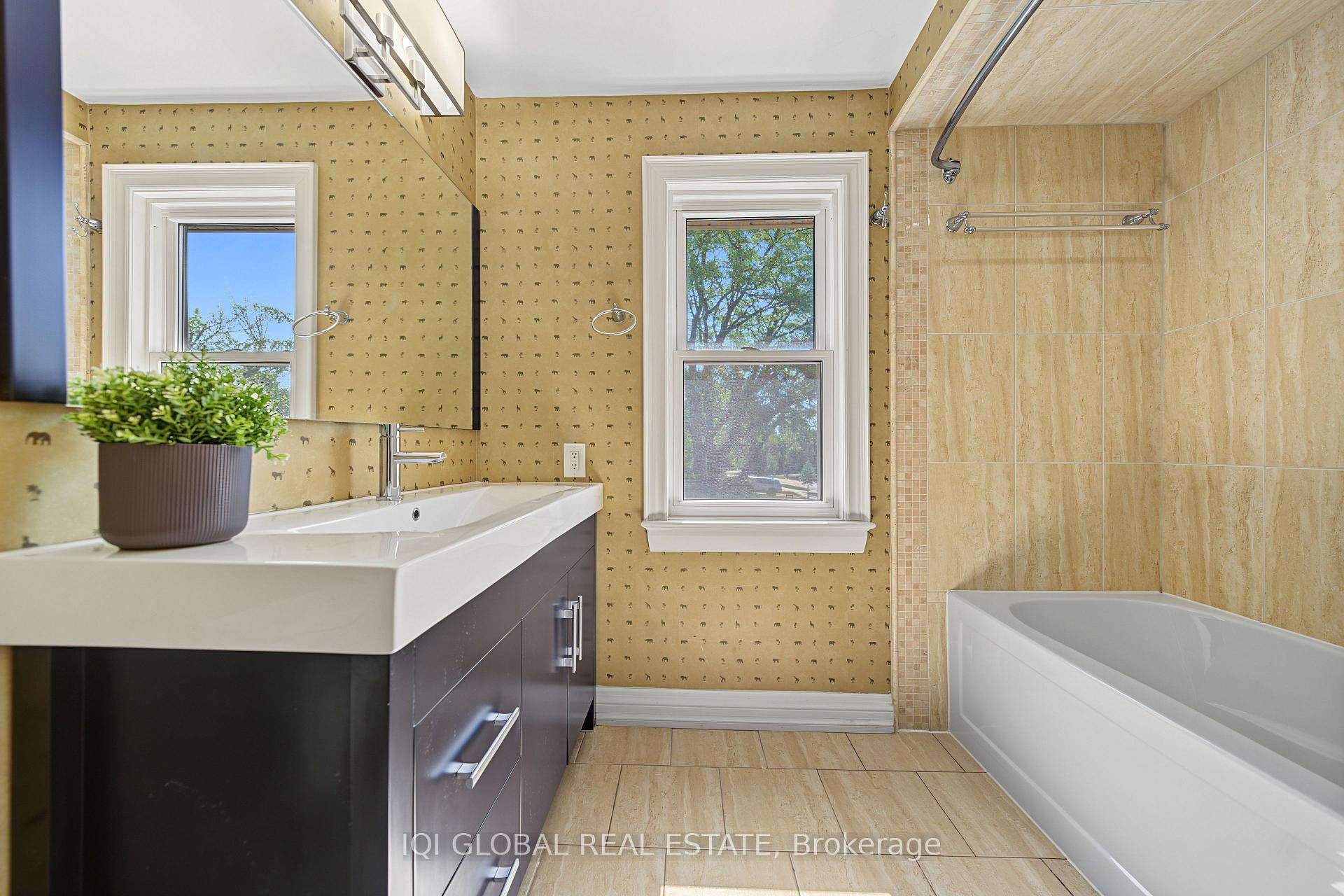 Photo 34 of 1497 Greenbriar Drive, Oakville, Glen Abbey — HOMEH