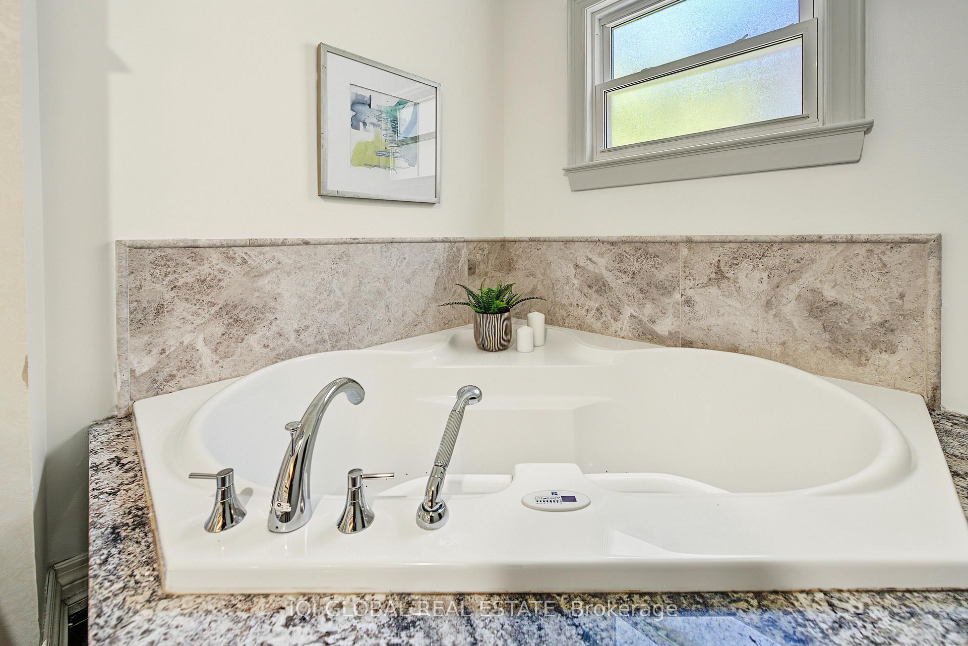 Photo 36 of 1497 Greenbriar Drive, Oakville, Glen Abbey — HOMEH