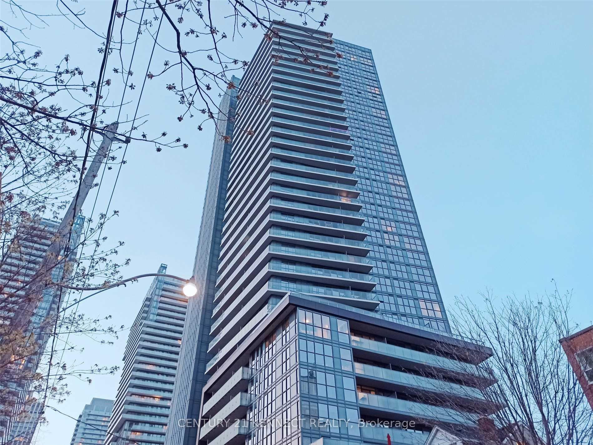 Photo 2 of Unit 714, 125 Redpath Avenue, Toronto, Mount Pleasant West — HOMEH