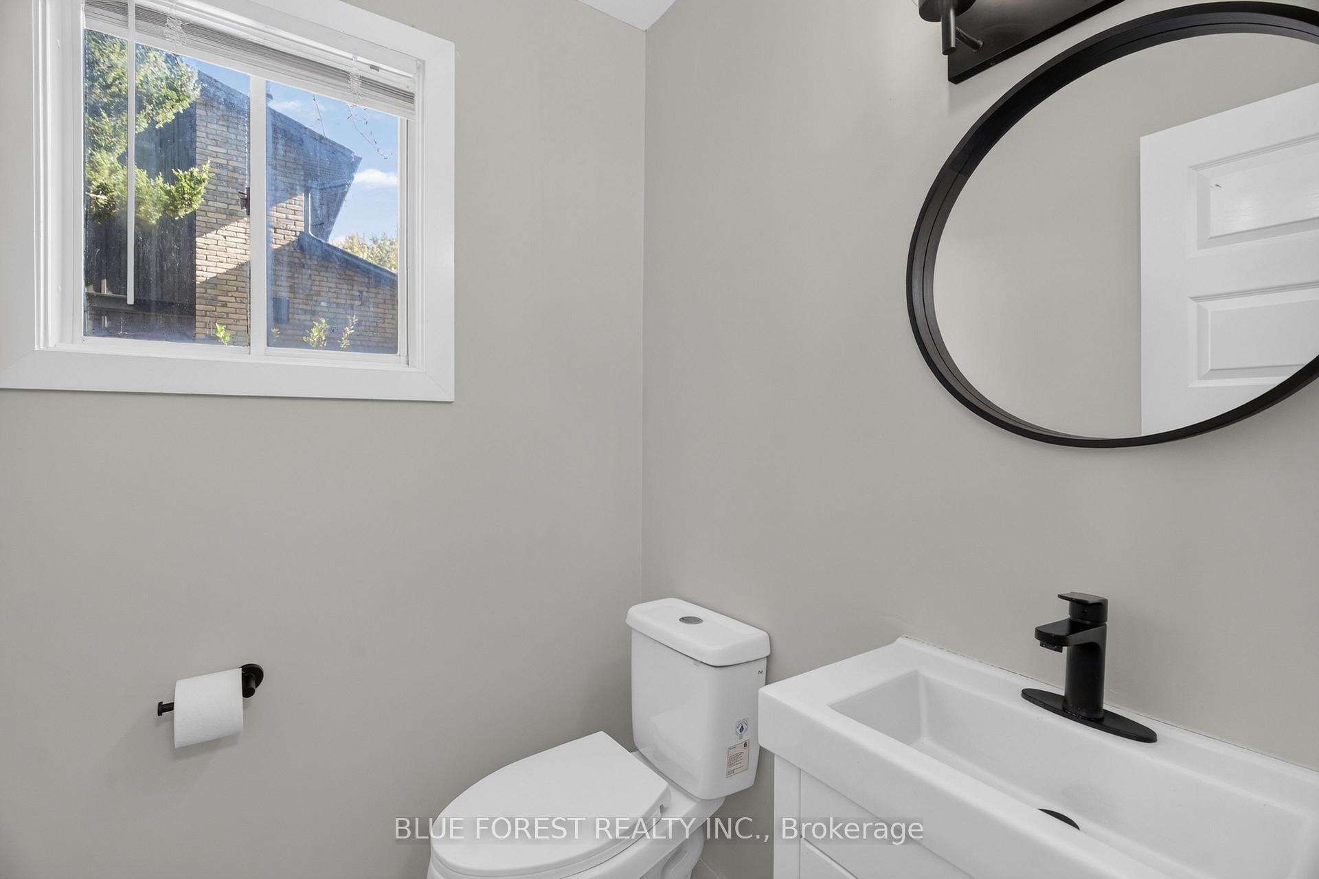 Photo 4 of 1048 Mahogany Road, London, North P — HOMEH
