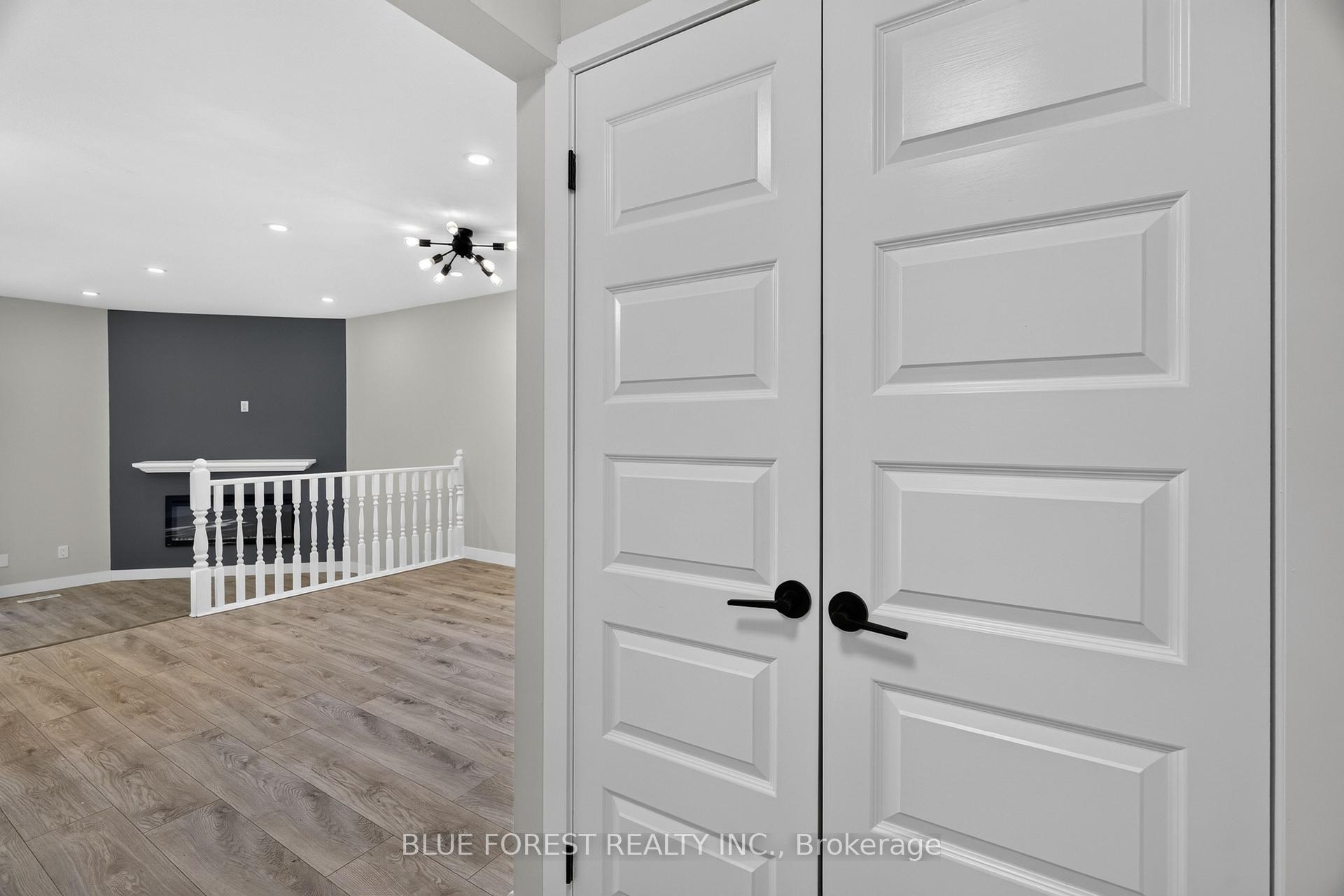 Photo 5 of 1048 Mahogany Road, London, North P — HOMEH