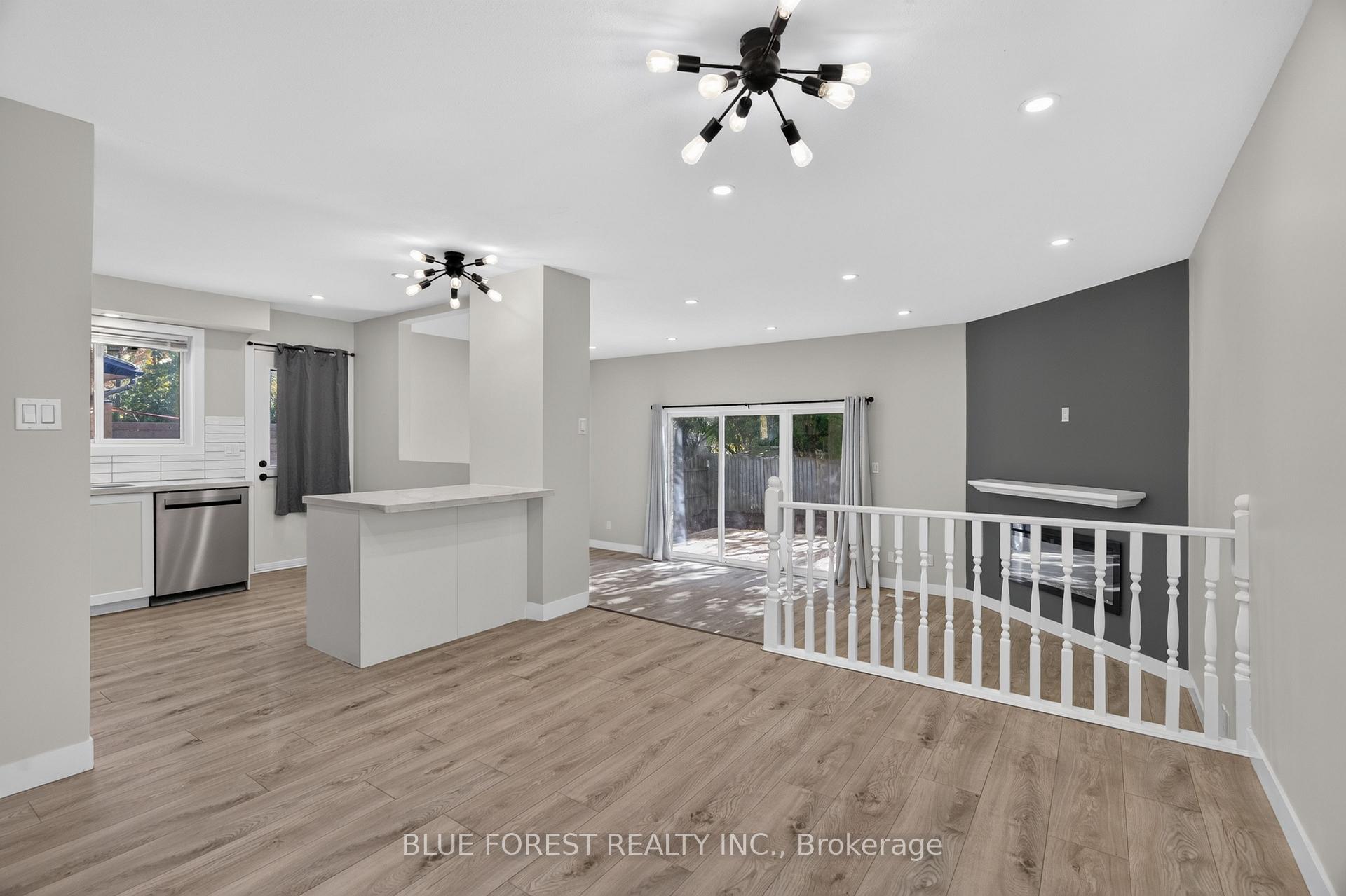 Photo 8 of 1048 Mahogany Road, London, North P — HOMEH