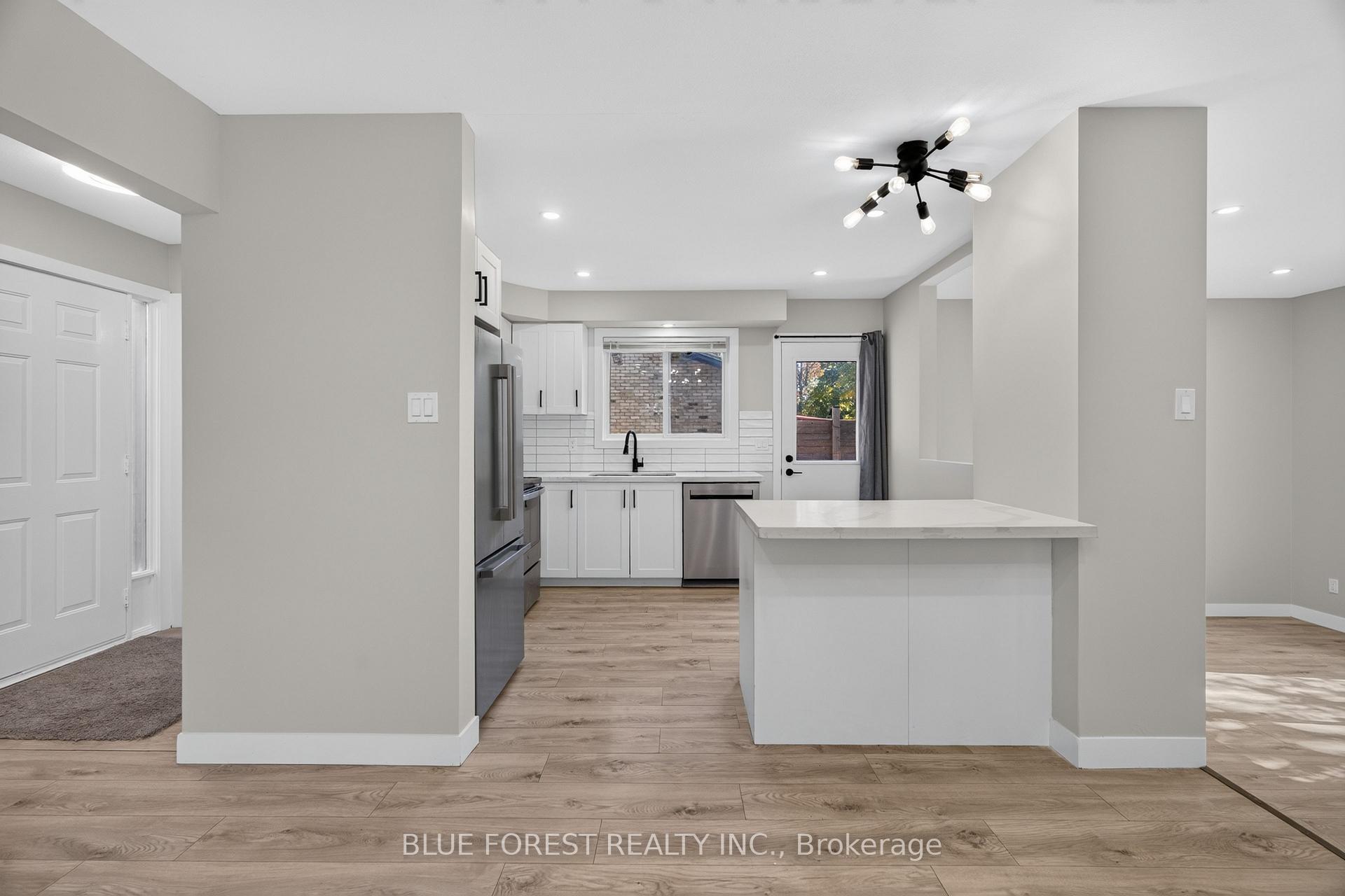 Photo 9 of 1048 Mahogany Road, London, North P — HOMEH