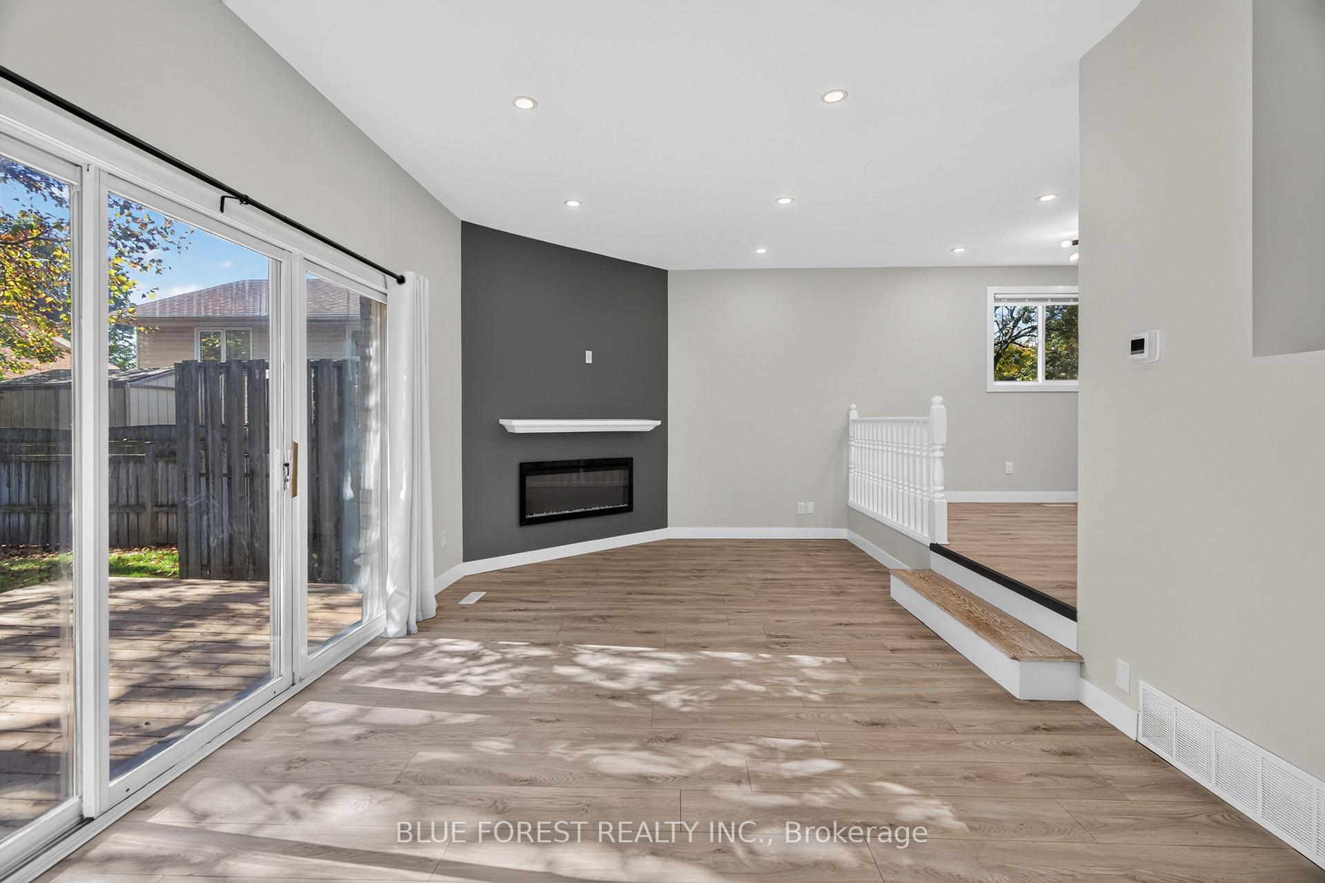 Photo 15 of 1048 Mahogany Road, London, North P — HOMEH