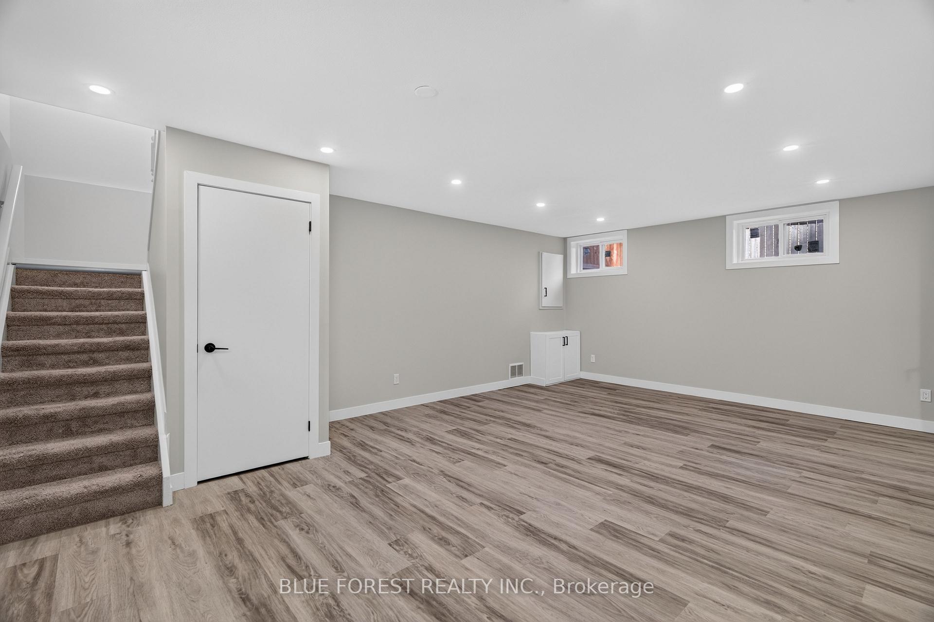 Photo 28 of 1048 Mahogany Road, London, North P — HOMEH