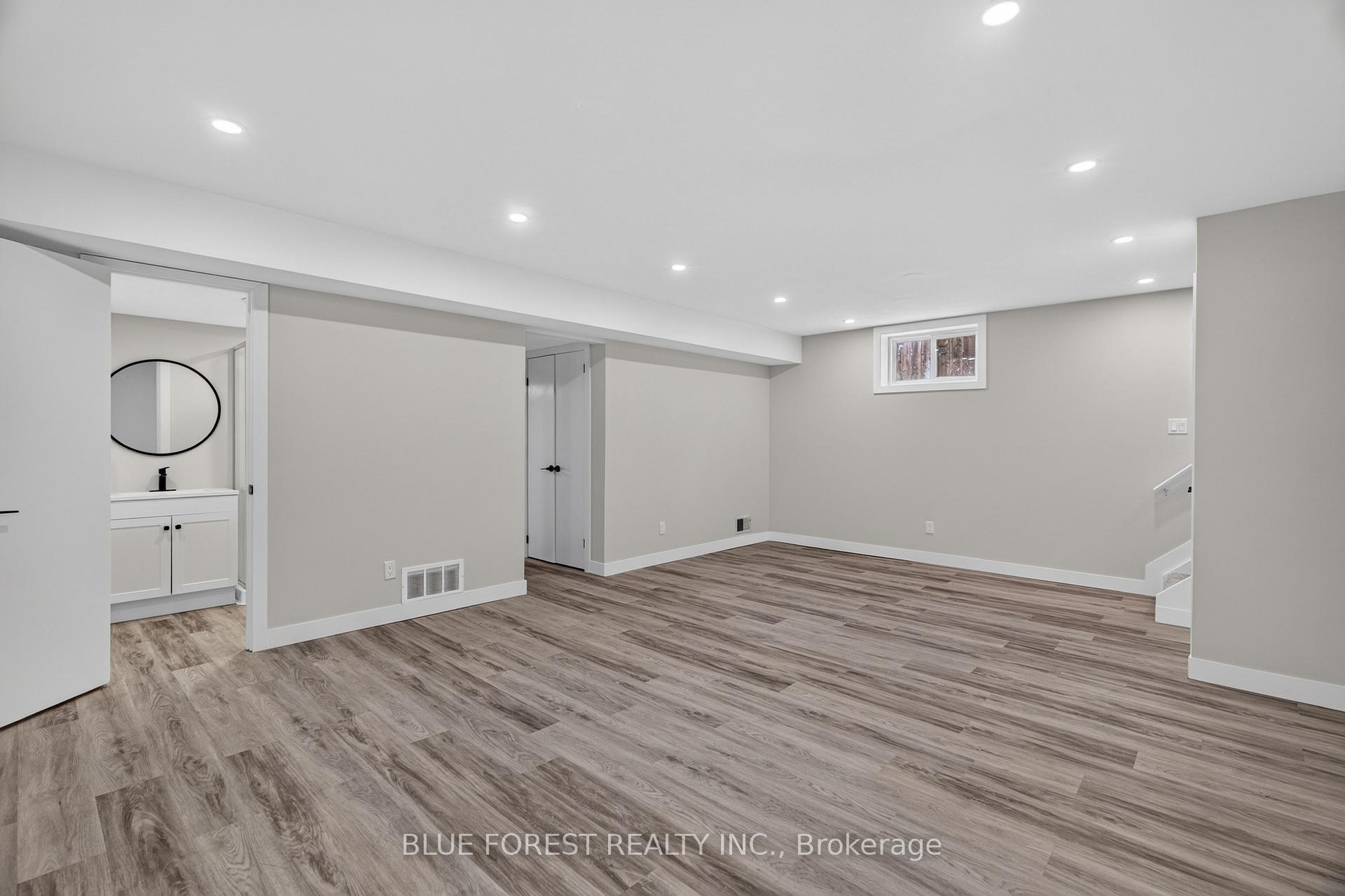 Photo 29 of 1048 Mahogany Road, London, North P — HOMEH