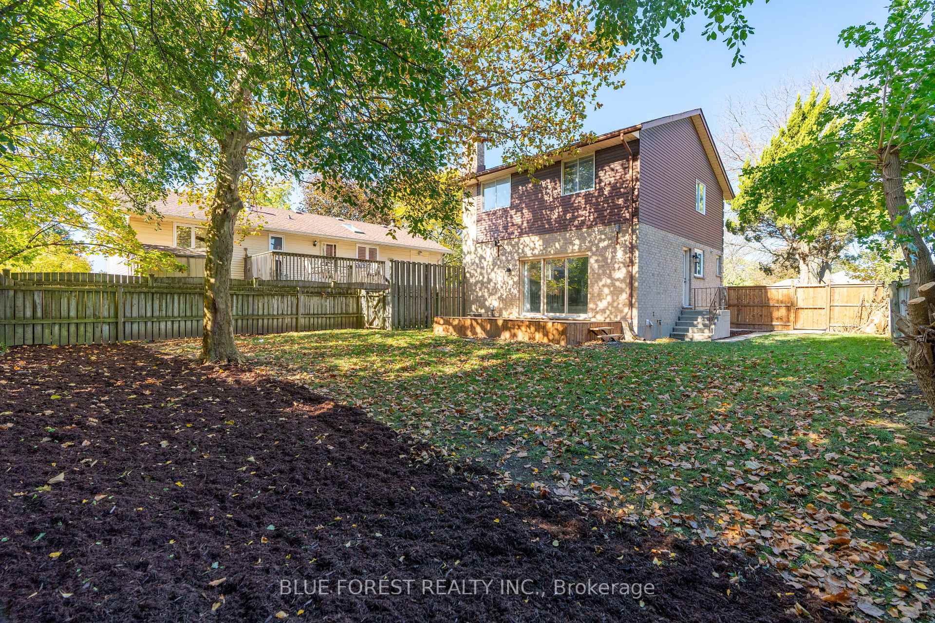 Photo 36 of 1048 Mahogany Road, London, North P — HOMEH