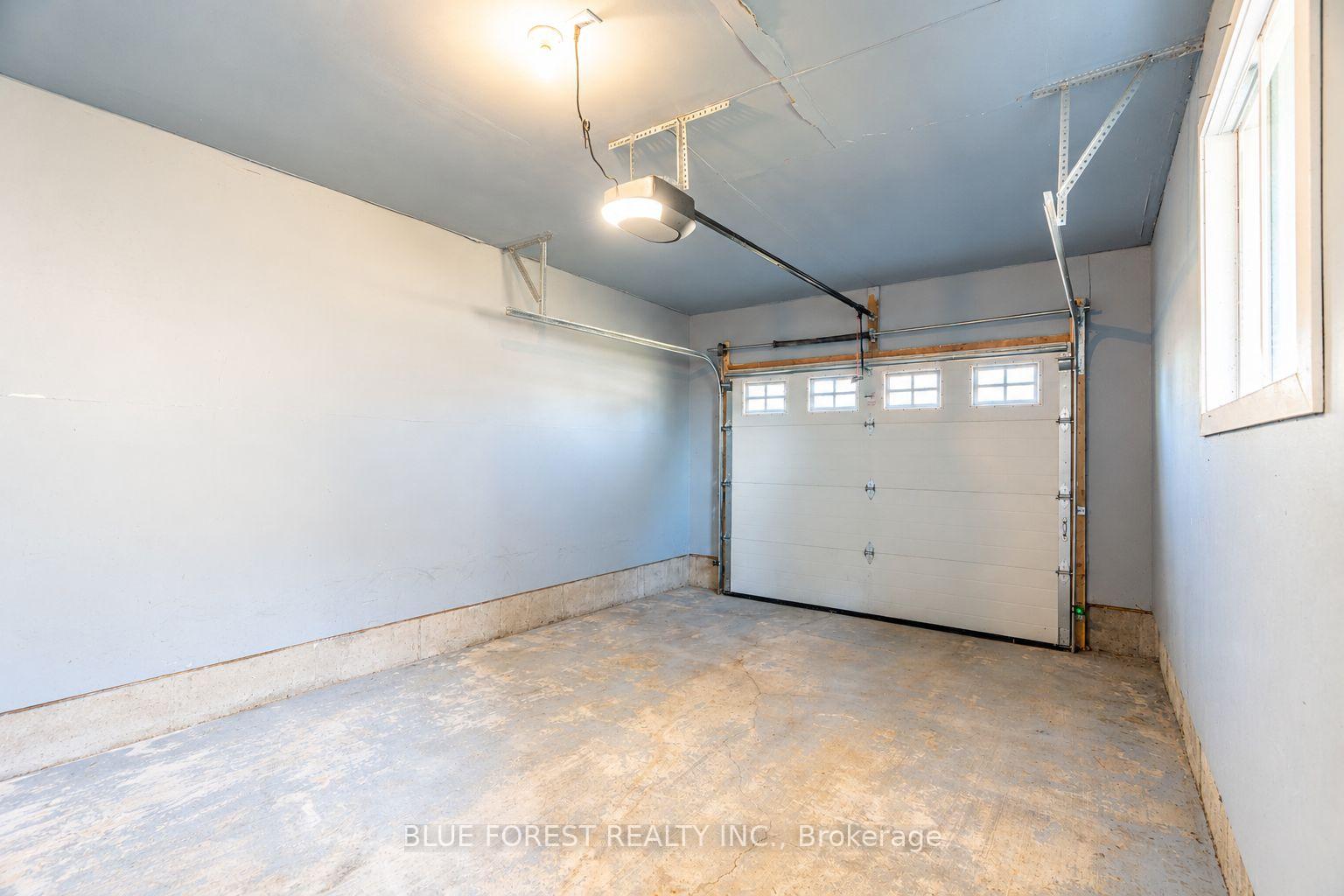 Photo 40 of 1048 Mahogany Road, London, North P — HOMEH
