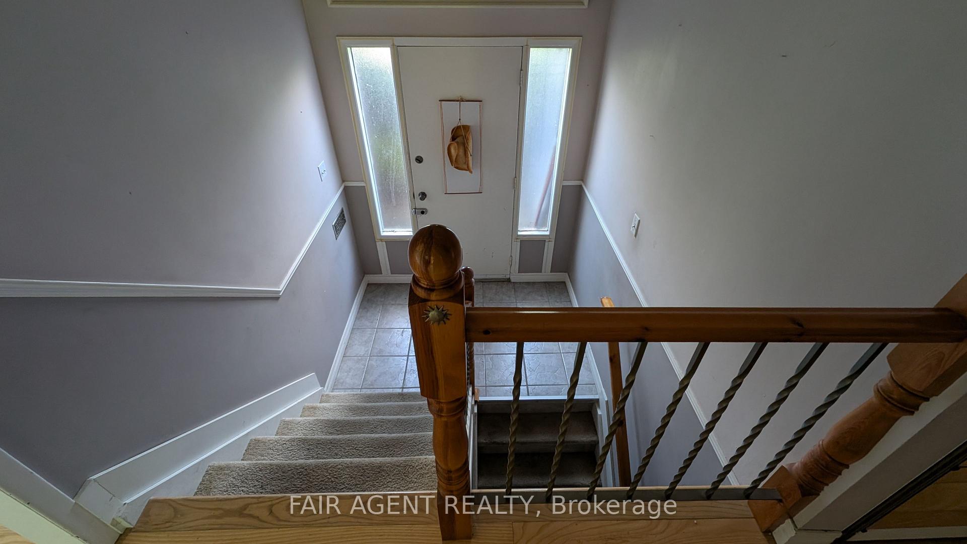 Photo 3 of 33 Maynard Drive, King, Schomberg — HOMEH