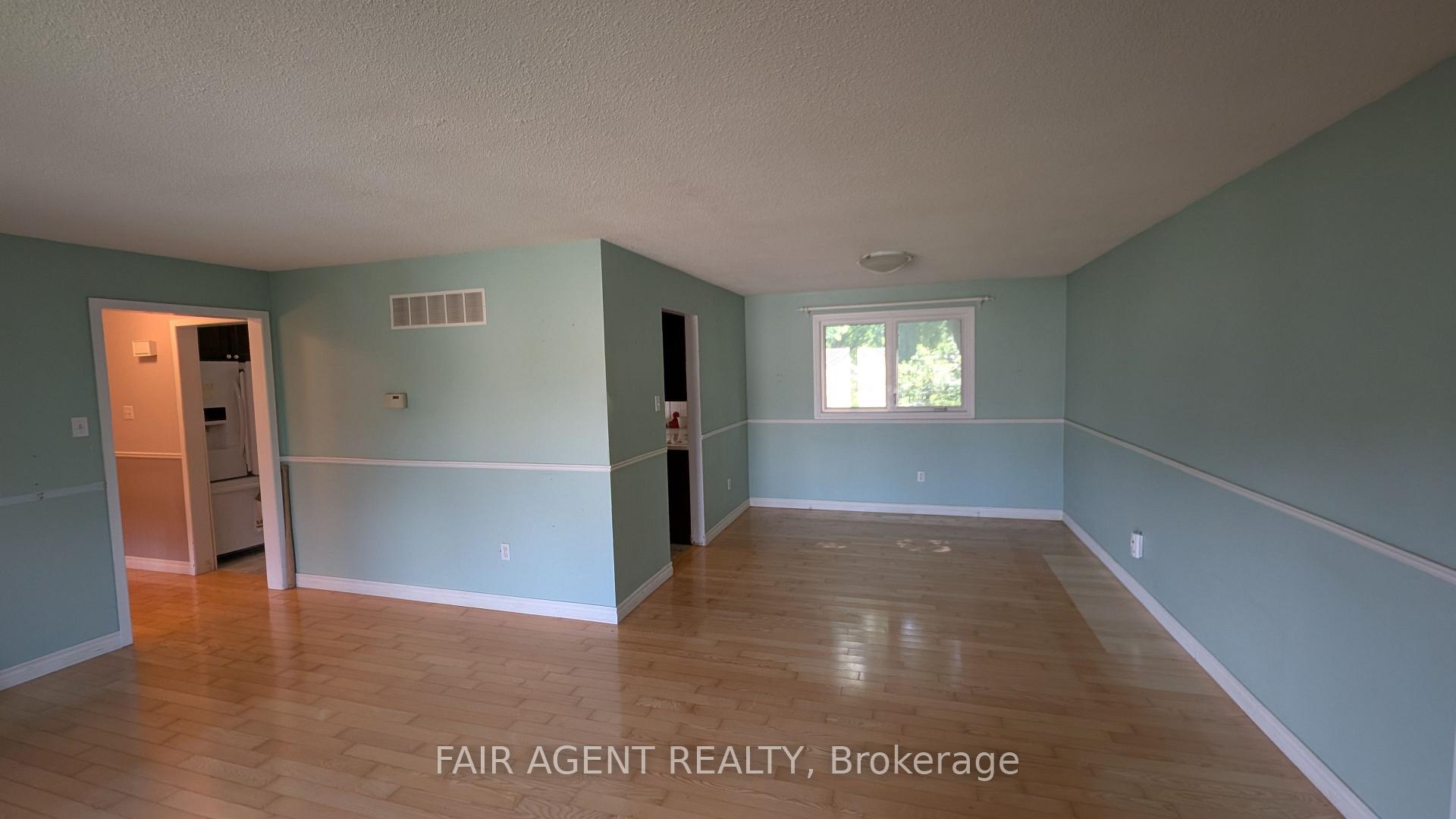 Photo 7 of 33 Maynard Drive, King, Schomberg — HOMEH