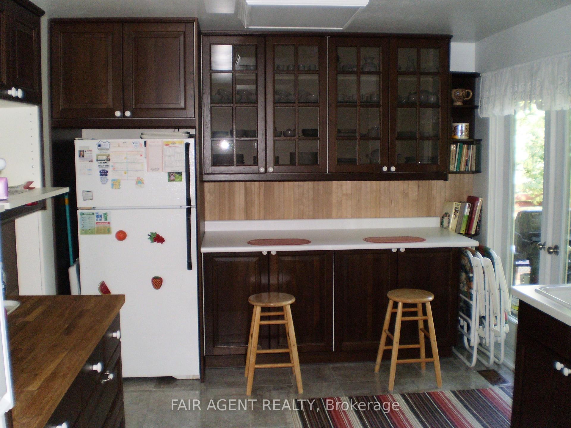 Photo 10 of 33 Maynard Drive, King, Schomberg — HOMEH