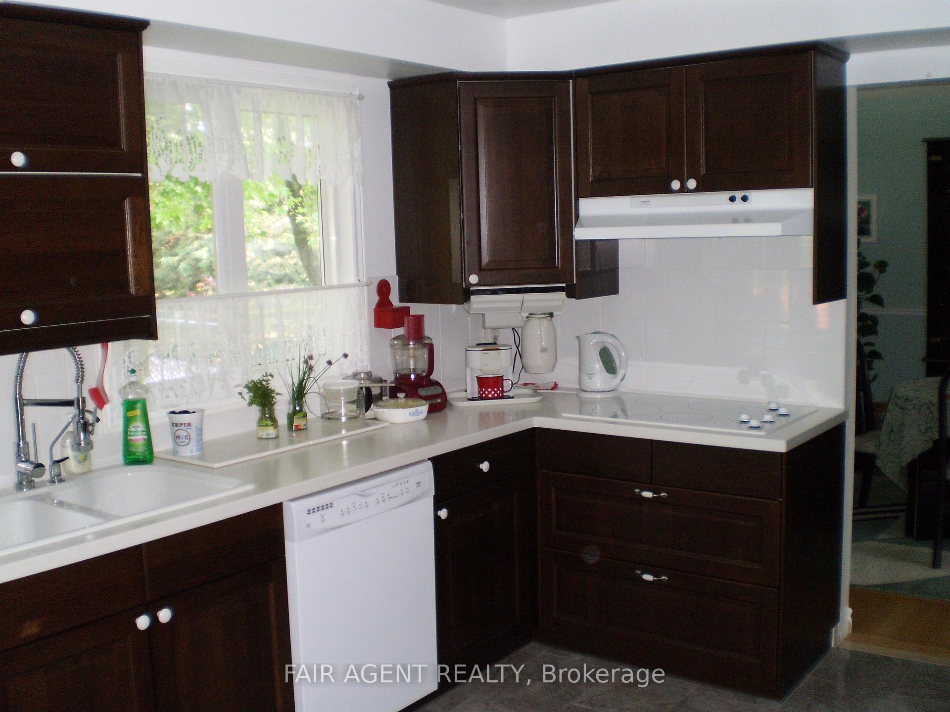 Photo 11 of 33 Maynard Drive, King, Schomberg — HOMEH