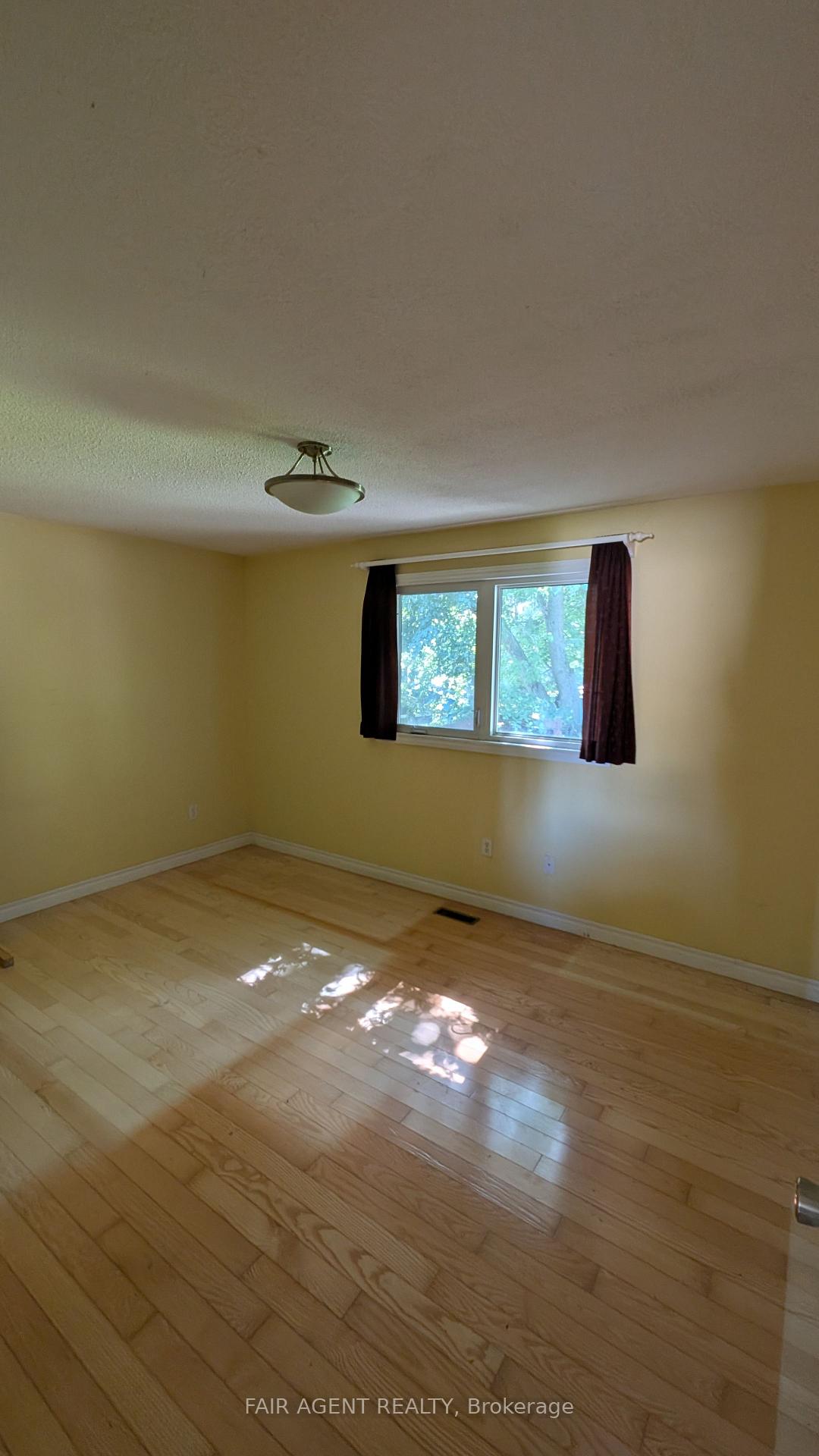 Photo 15 of 33 Maynard Drive, King, Schomberg — HOMEH
