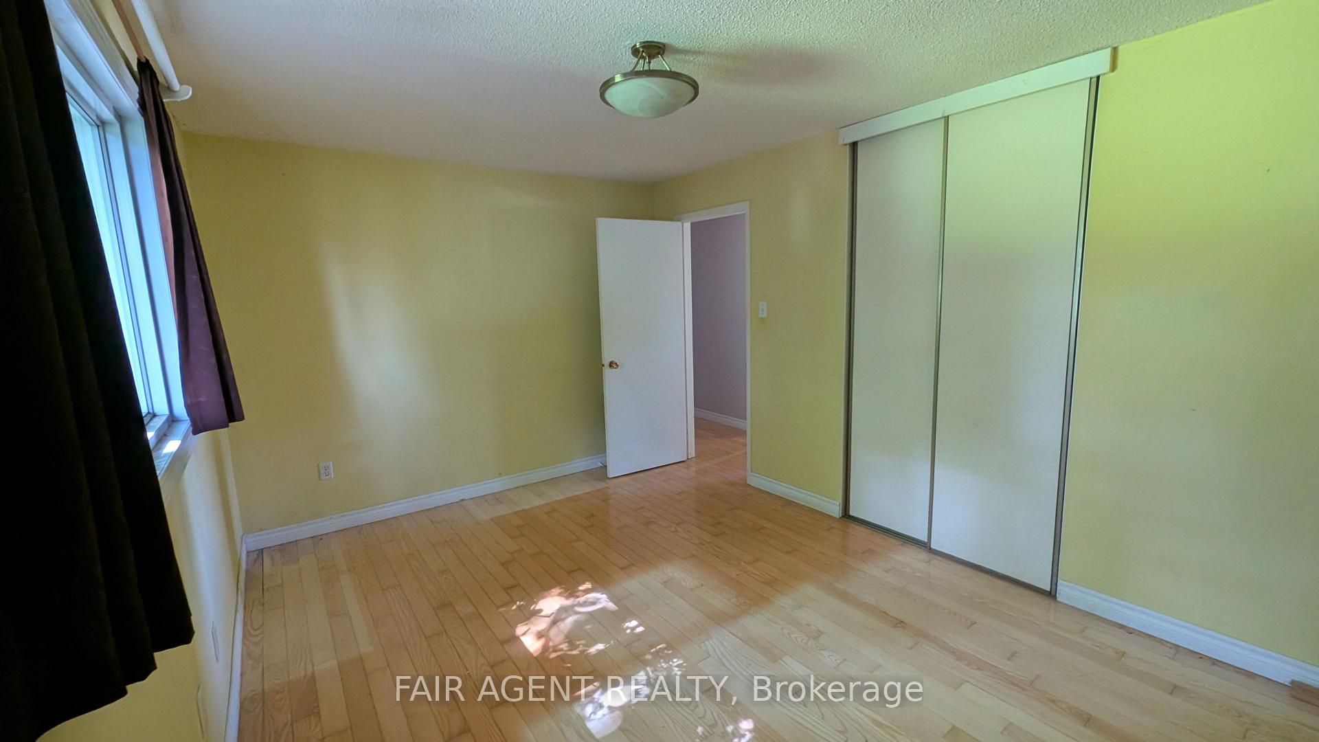 Photo 16 of 33 Maynard Drive, King, Schomberg — HOMEH