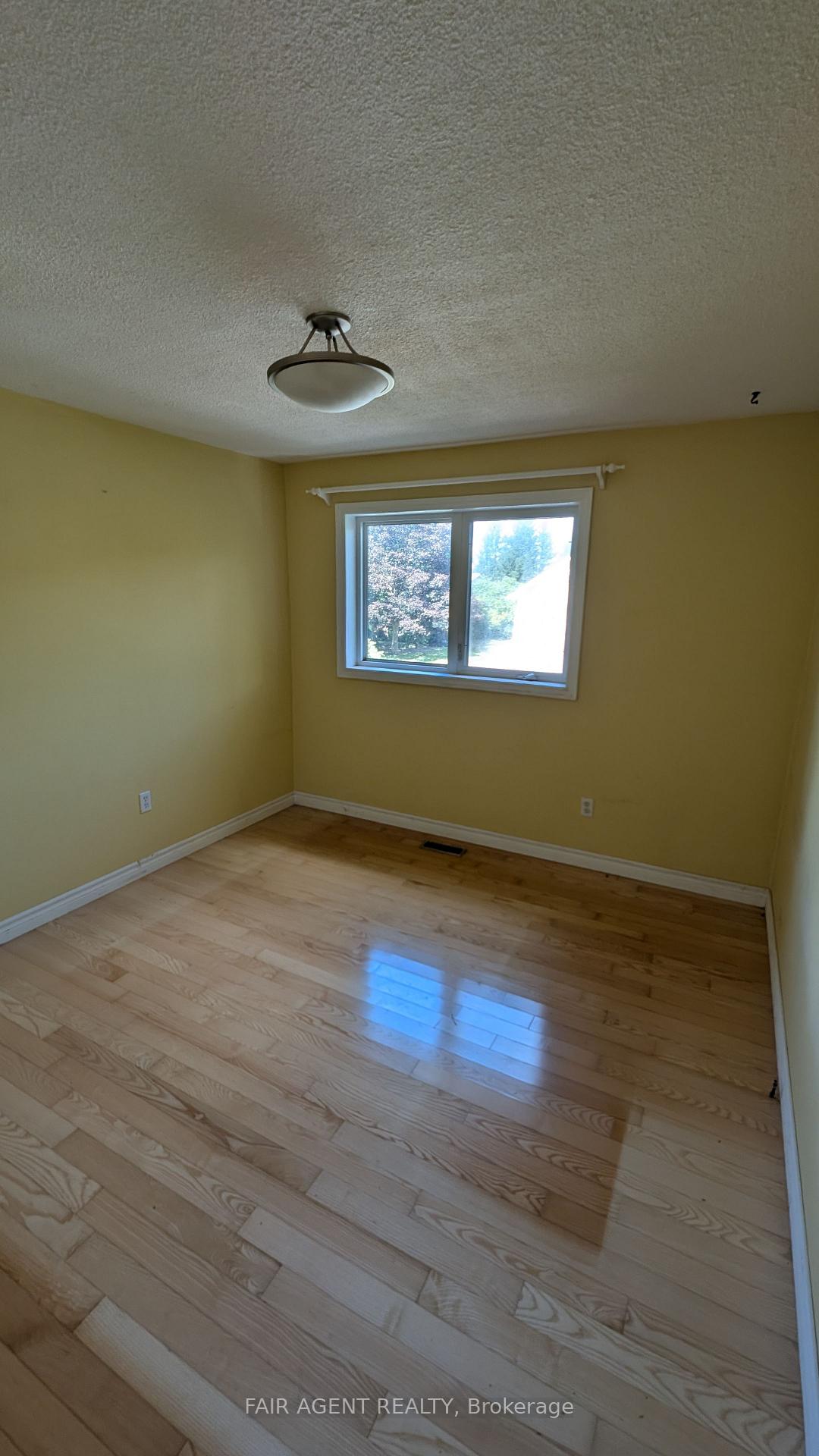 Photo 17 of 33 Maynard Drive, King, Schomberg — HOMEH