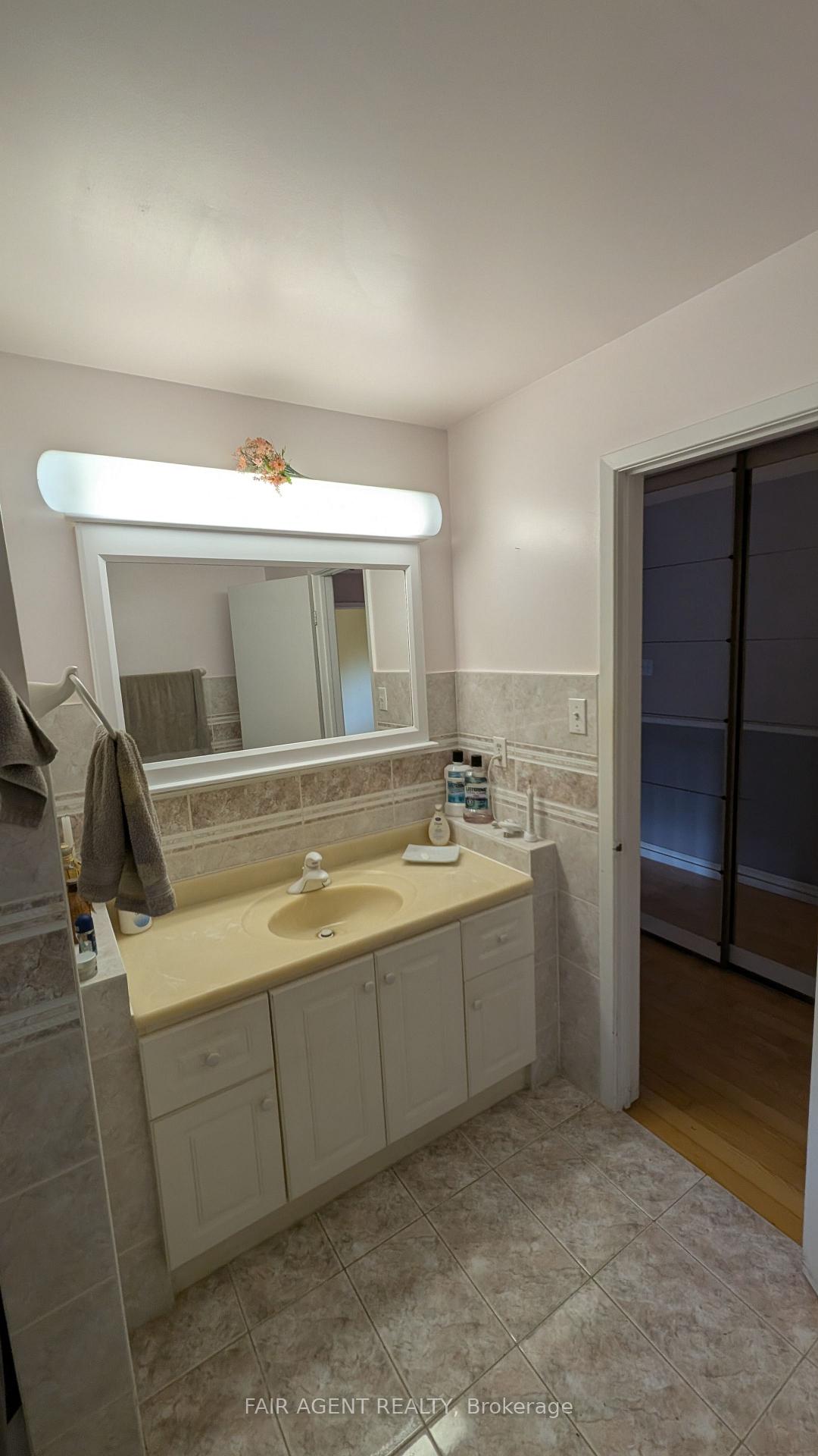 Photo 21 of 33 Maynard Drive, King, Schomberg — HOMEH